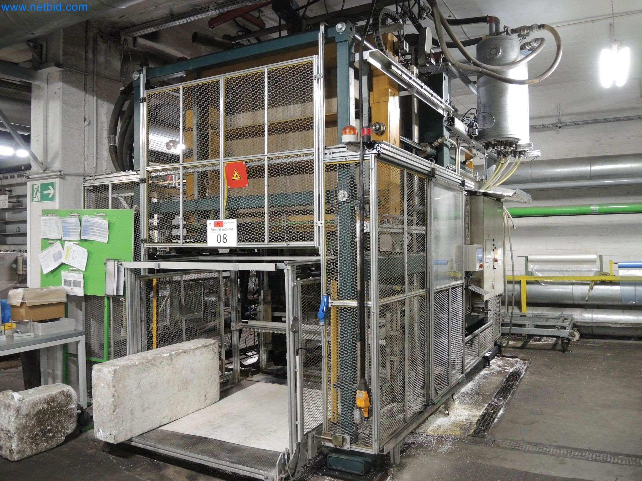 Machines for the production of insulation materials, EPS foam parts / particle foam components-1