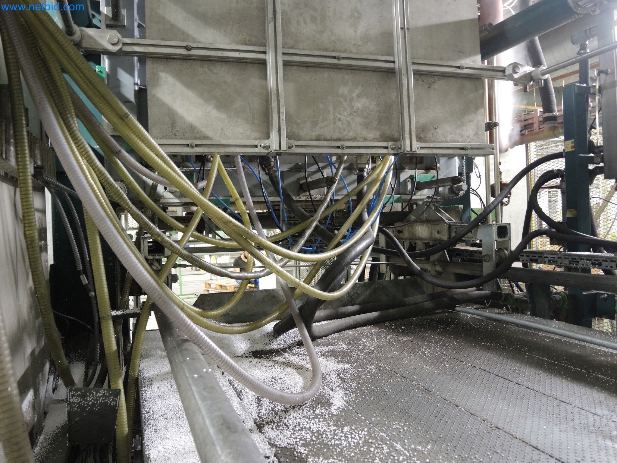 Machines for the production of insulation materials, EPS foam parts / particle foam components-5