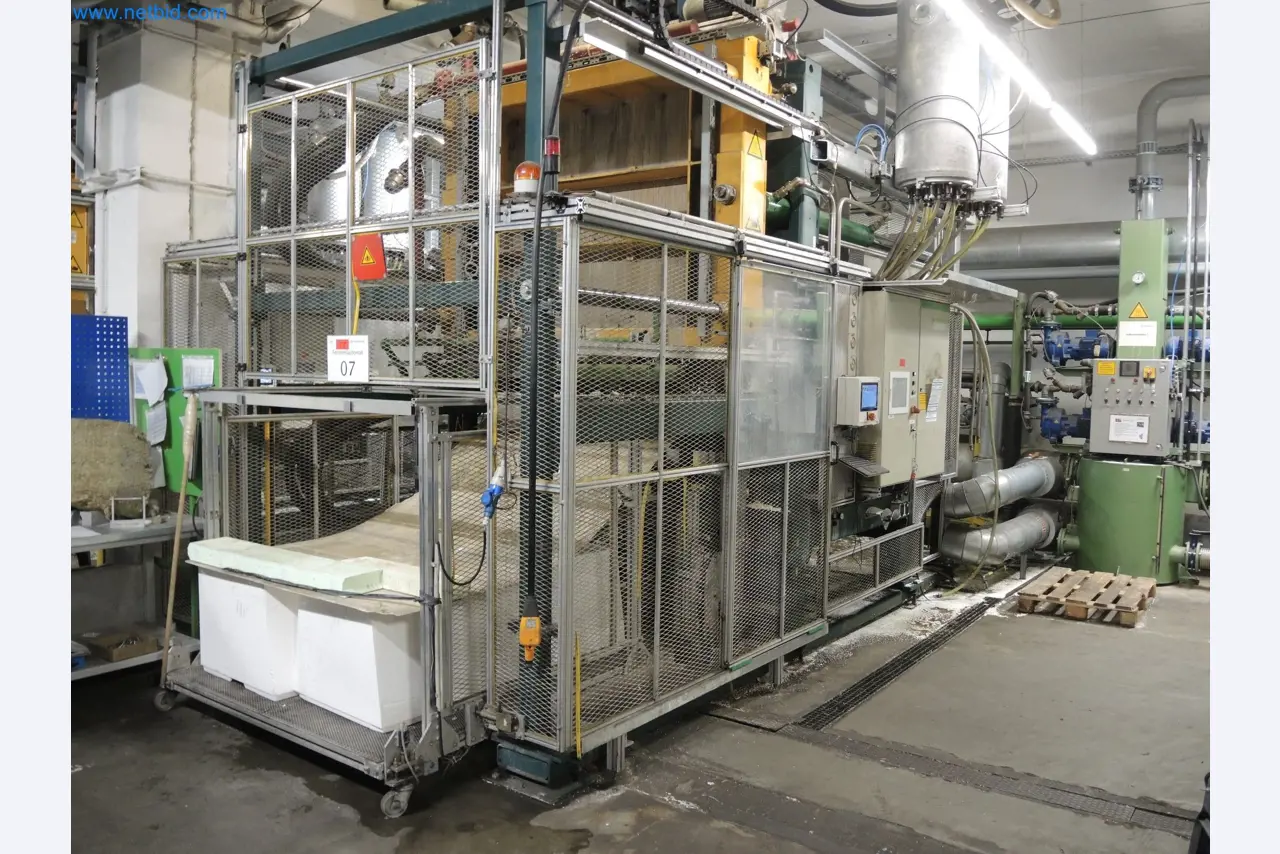 Machines for the production of insulation materials, EPS foam parts / particle foam components-1