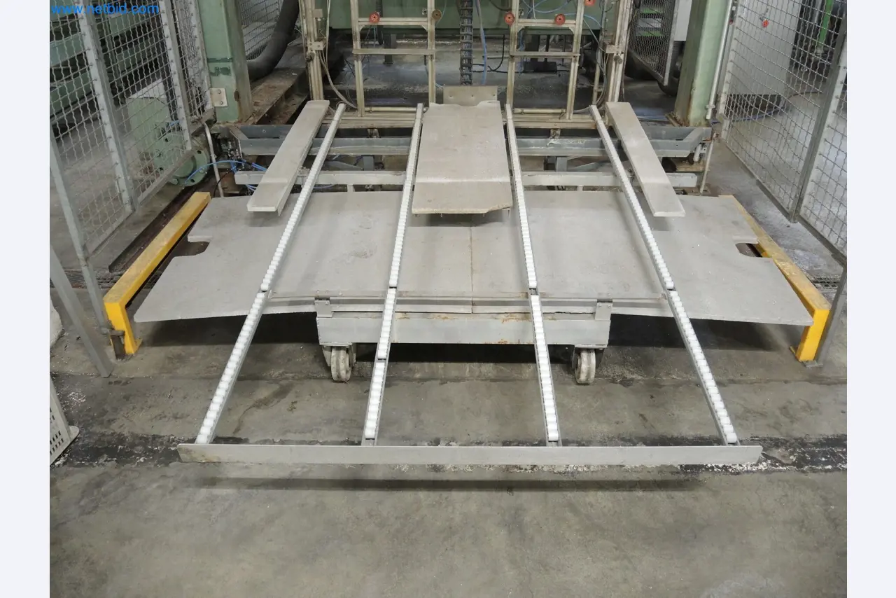 Machines for the production of insulation materials, EPS foam parts / particle foam components-2