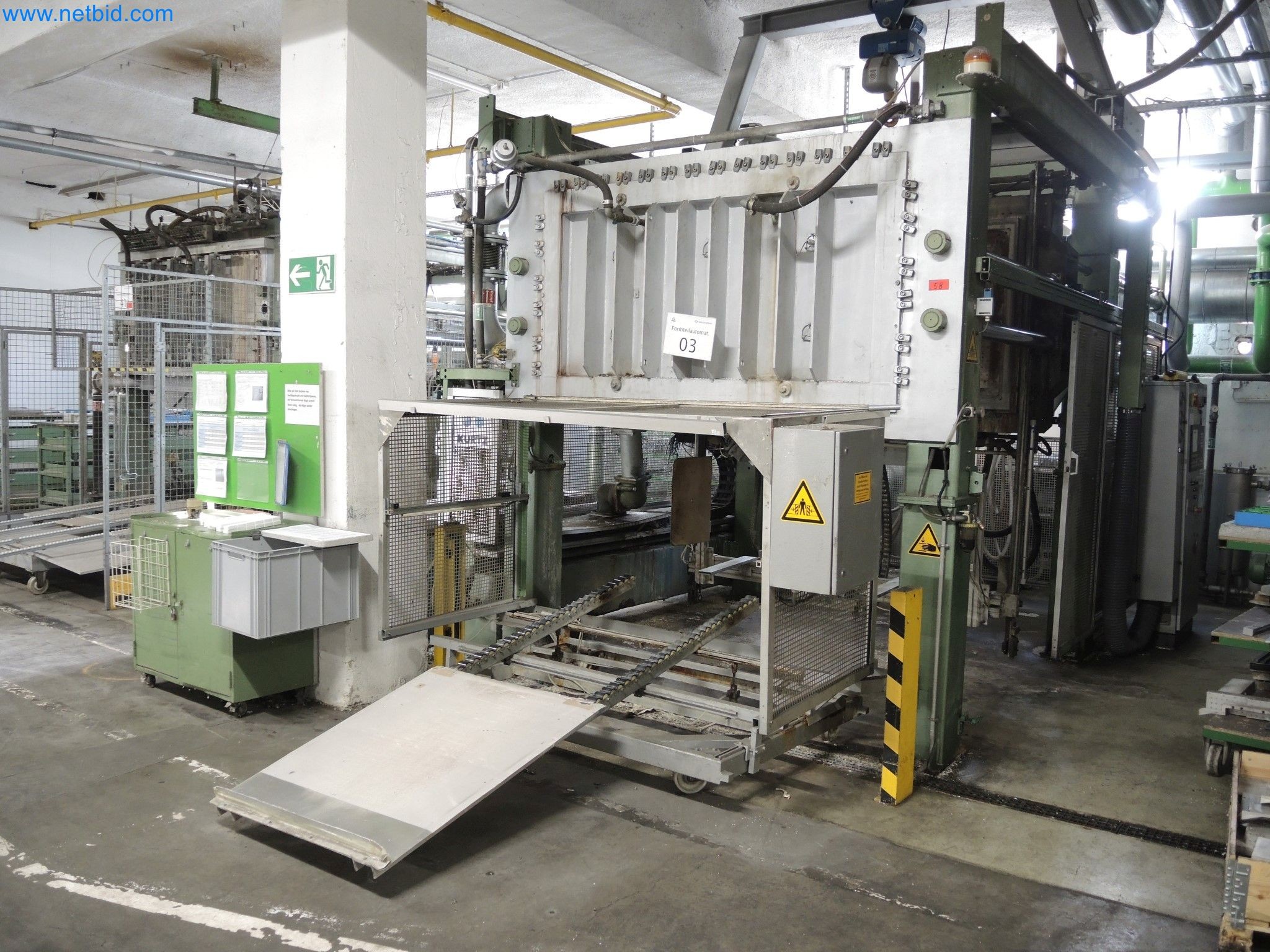 Machines for the production of insulation materials, EPS foam parts / particle foam components-1