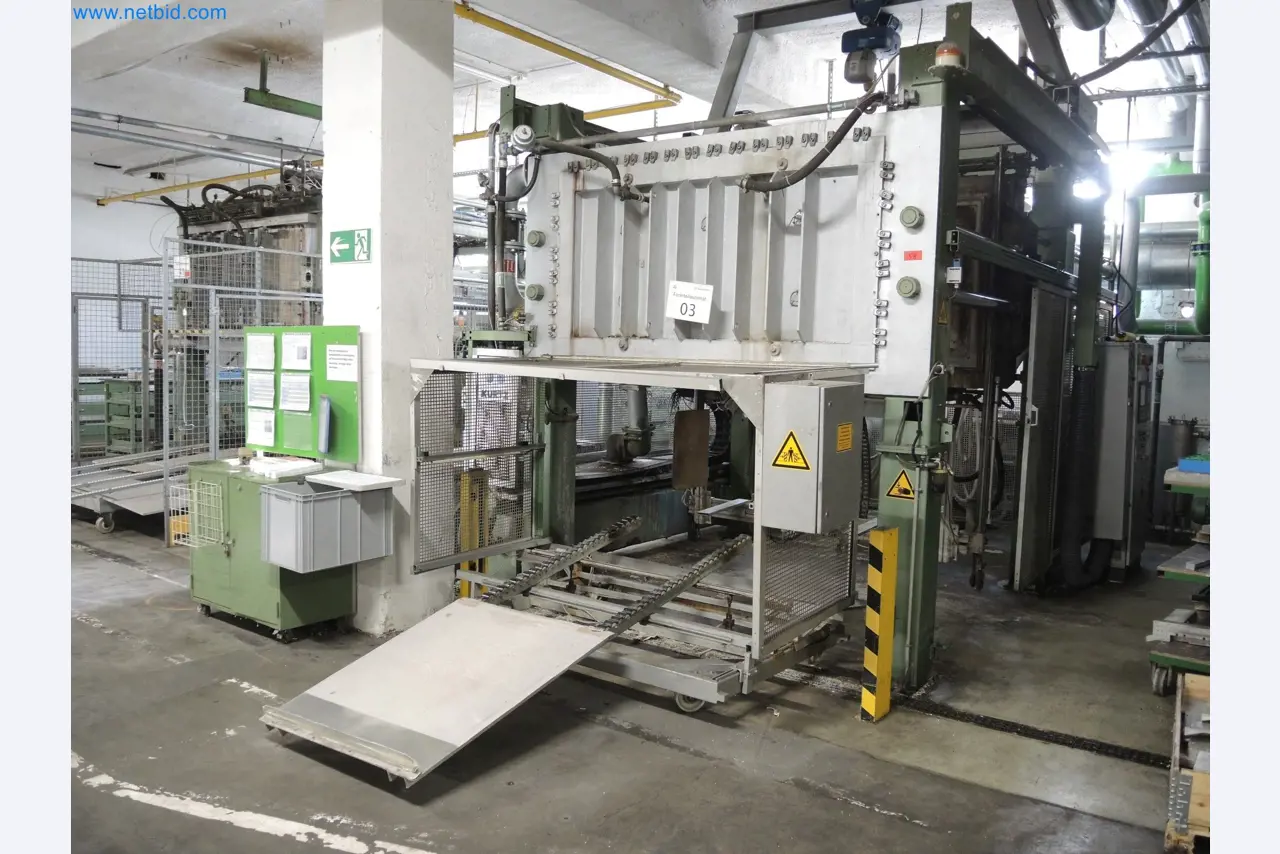 Machines for the production of insulation materials, EPS foam parts / particle foam components-1