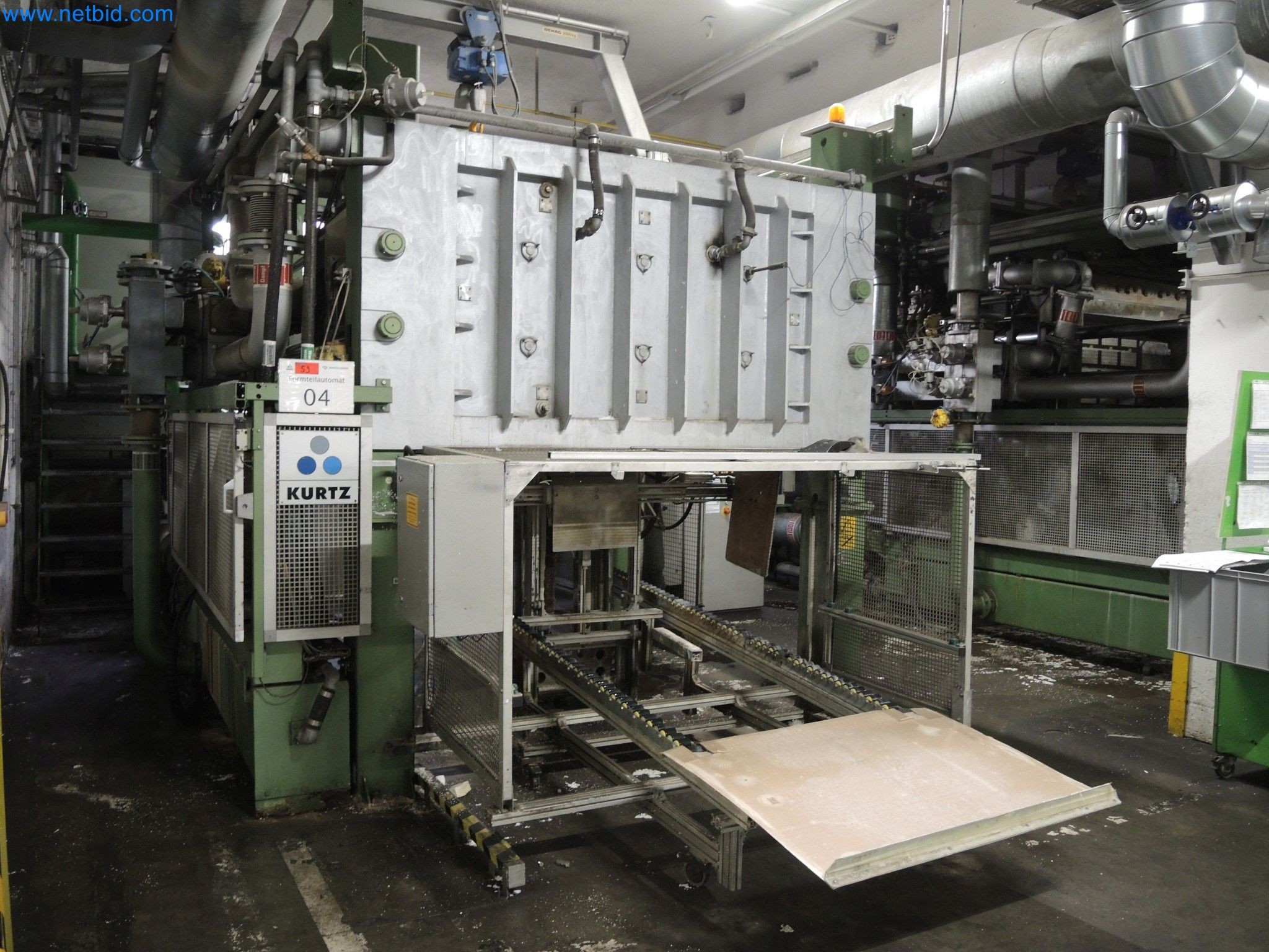 Machines for the production of insulation materials, EPS foam parts / particle foam components-1