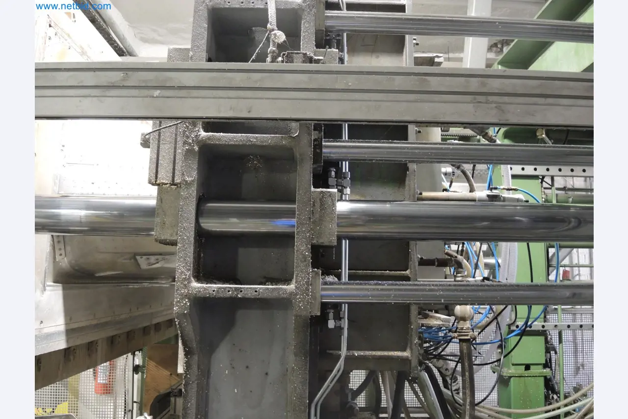 Machines for the production of insulation materials, EPS foam parts / particle foam components-8