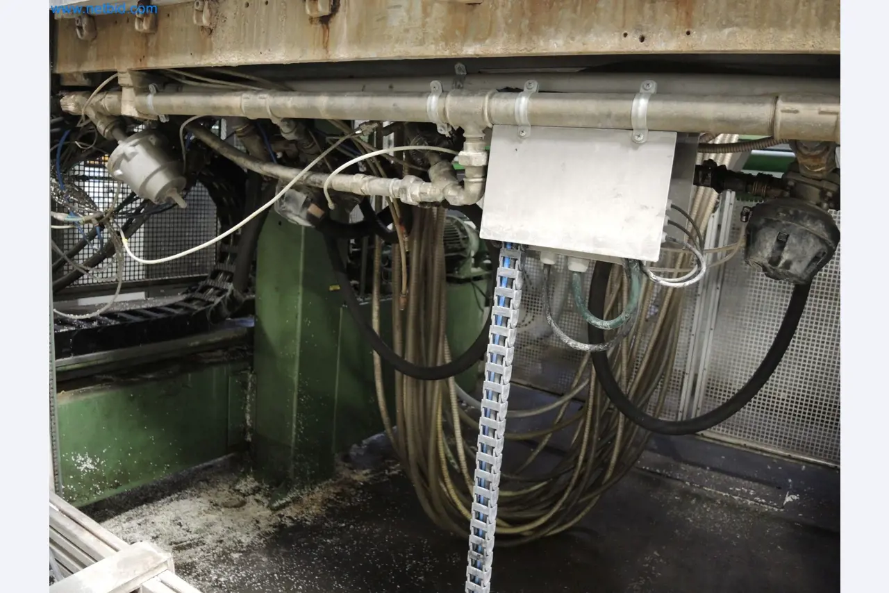 Machines for the production of insulation materials, EPS foam parts / particle foam components-2