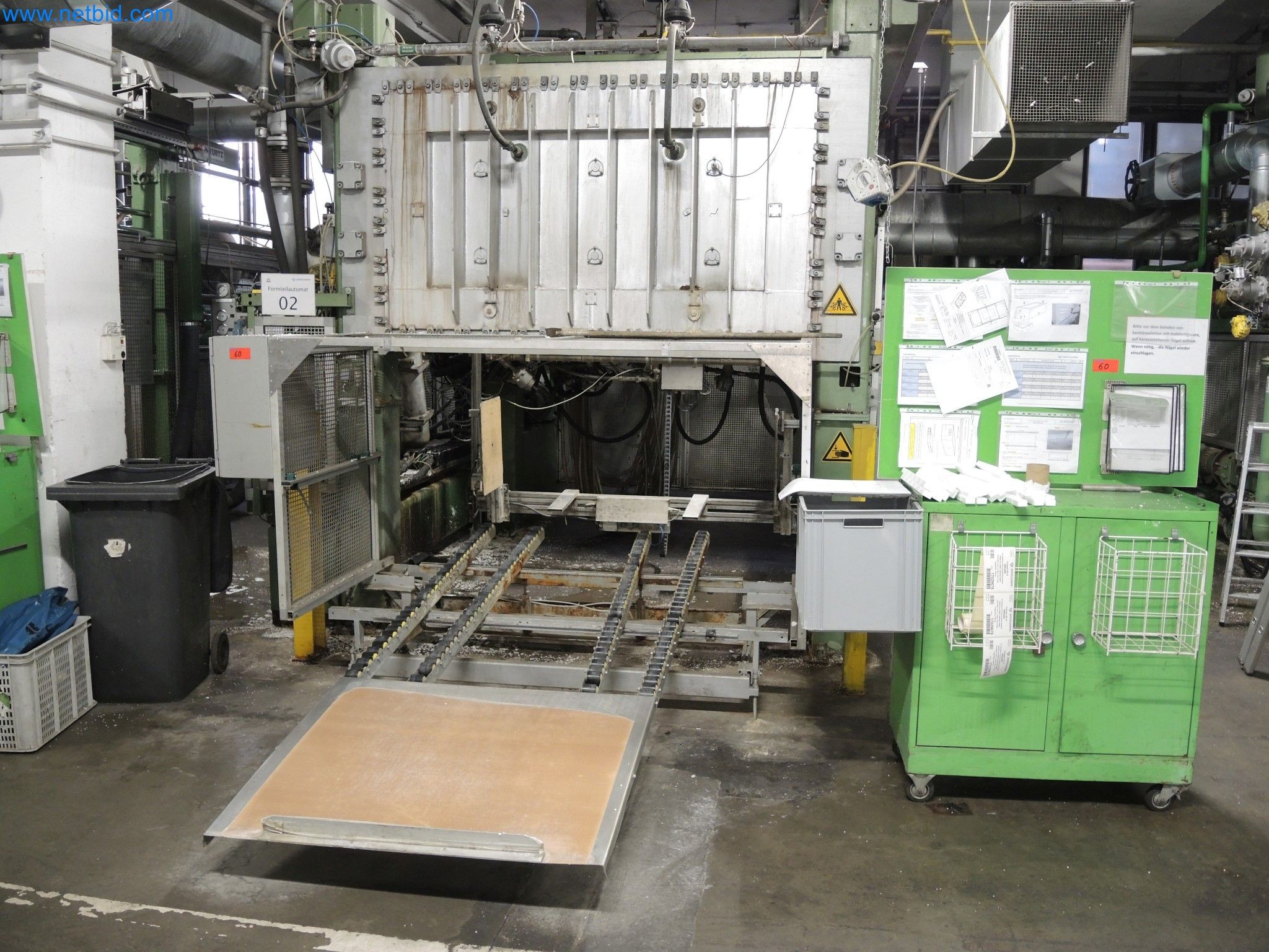 Machines for the production of insulation materials, EPS foam parts / particle foam components-1