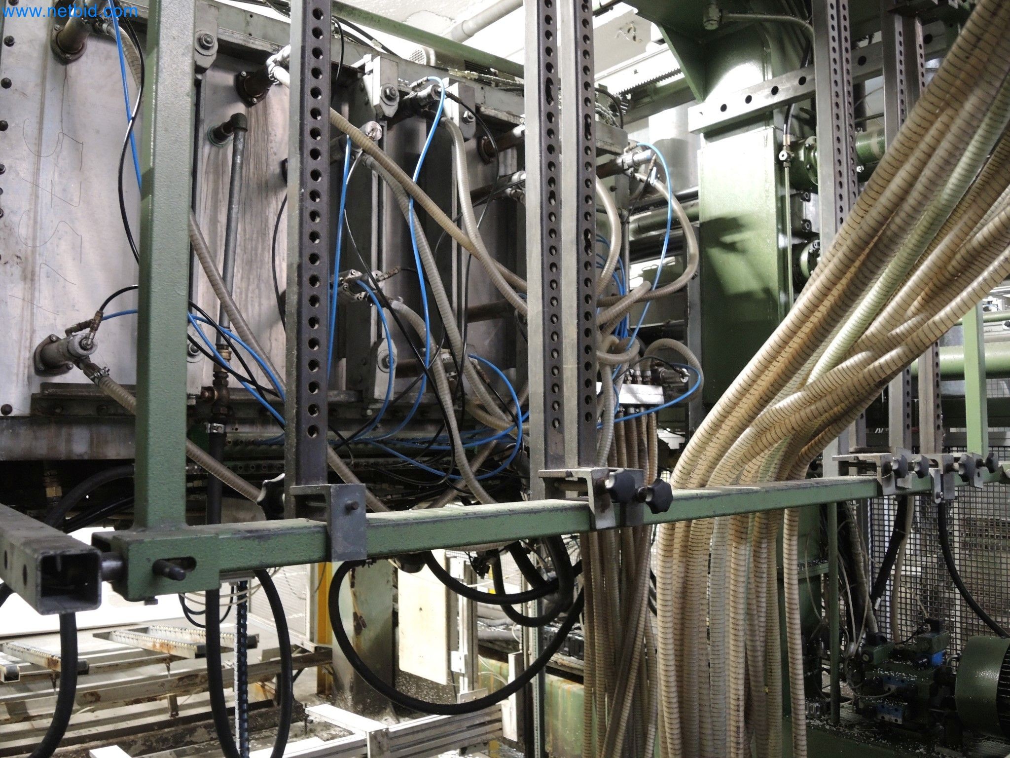 Machines for the production of insulation materials, EPS foam parts / particle foam components-5