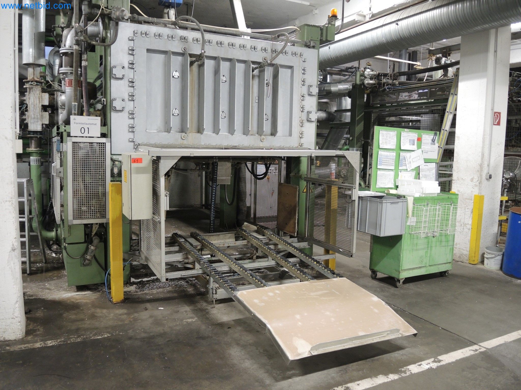 Machines for the production of insulation materials, EPS foam parts / particle foam components-1