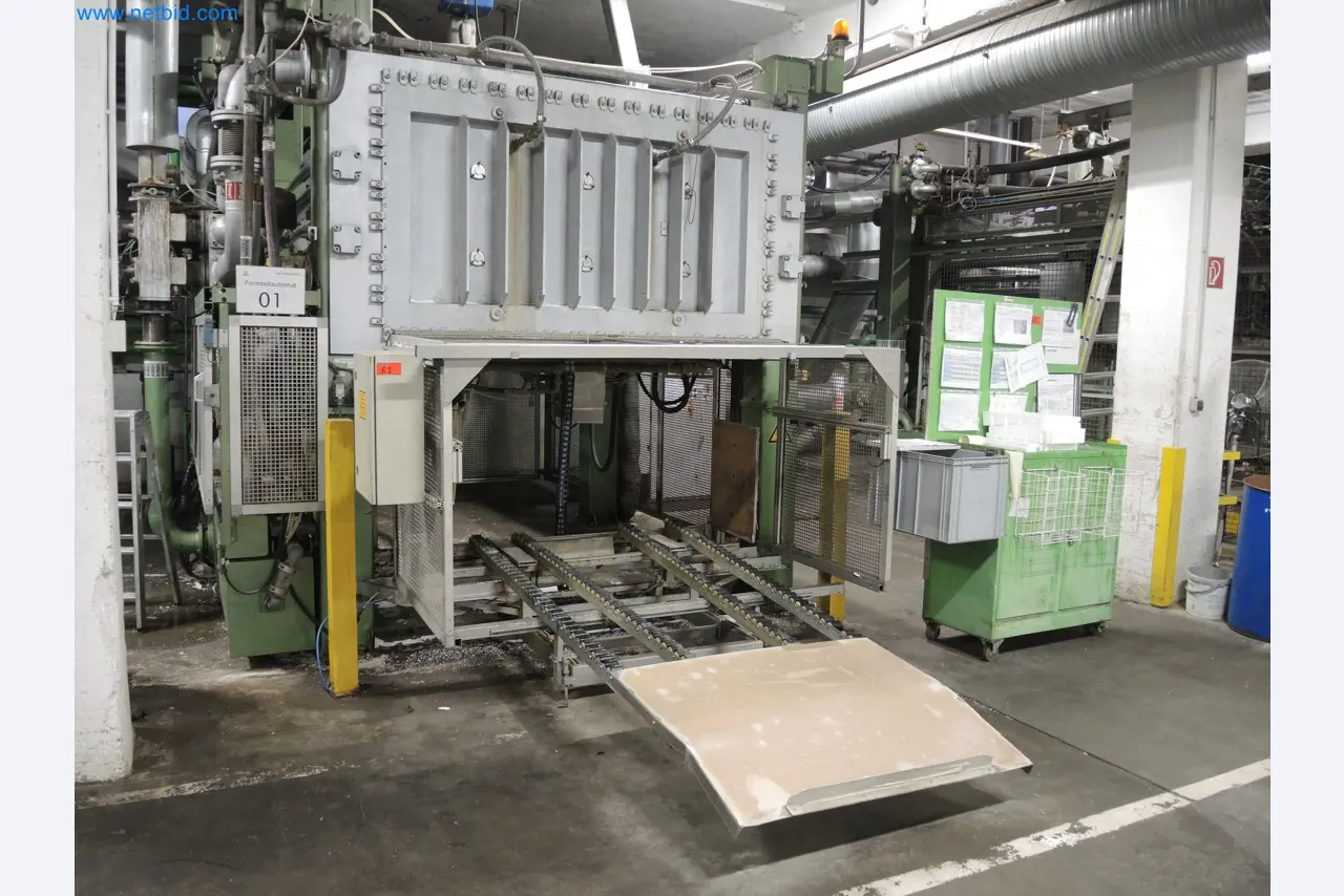 Machines for the production of insulation materials, EPS foam parts / particle foam components-1