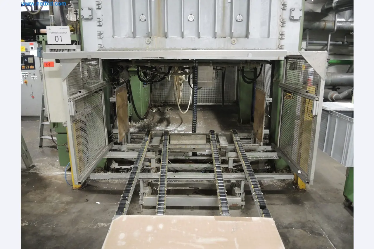 Machines for the production of insulation materials, EPS foam parts / particle foam components-2