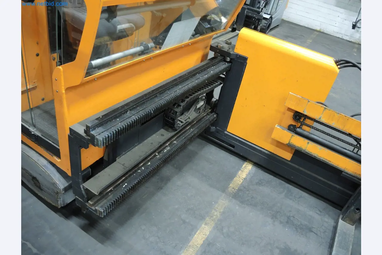 Machines for the production of insulation materials, EPS foam parts / particle foam components-2