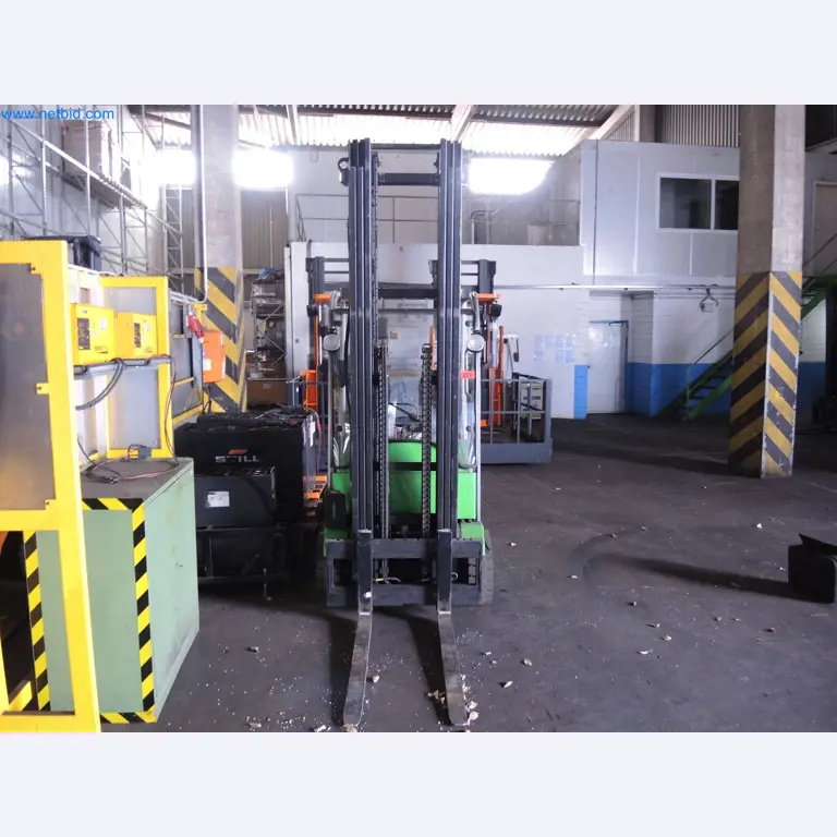 Machines for the production of insulation materials, EPS foam parts / particle foam components-2