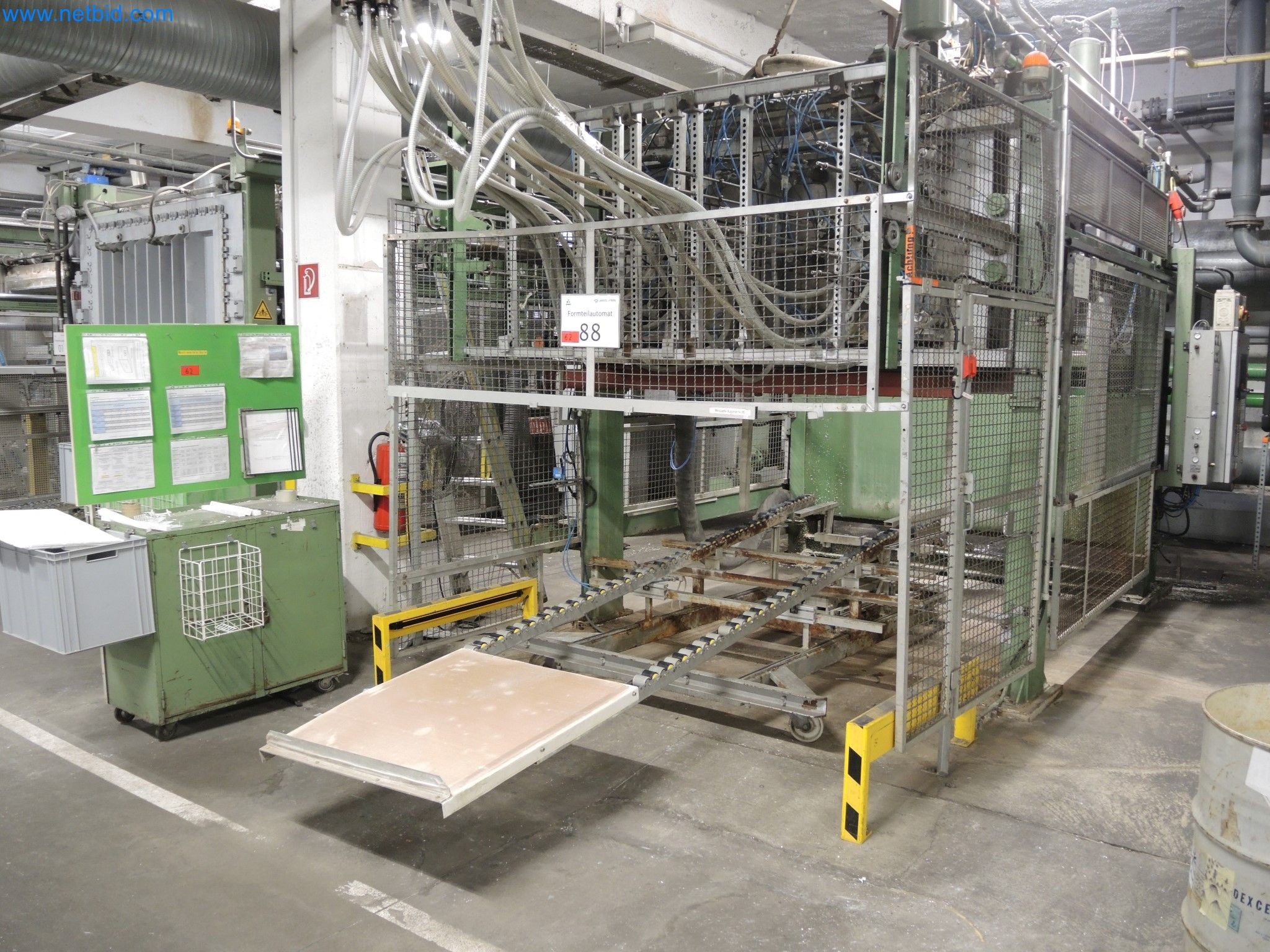 Machines for the production of insulation materials, EPS foam parts / particle foam components-1