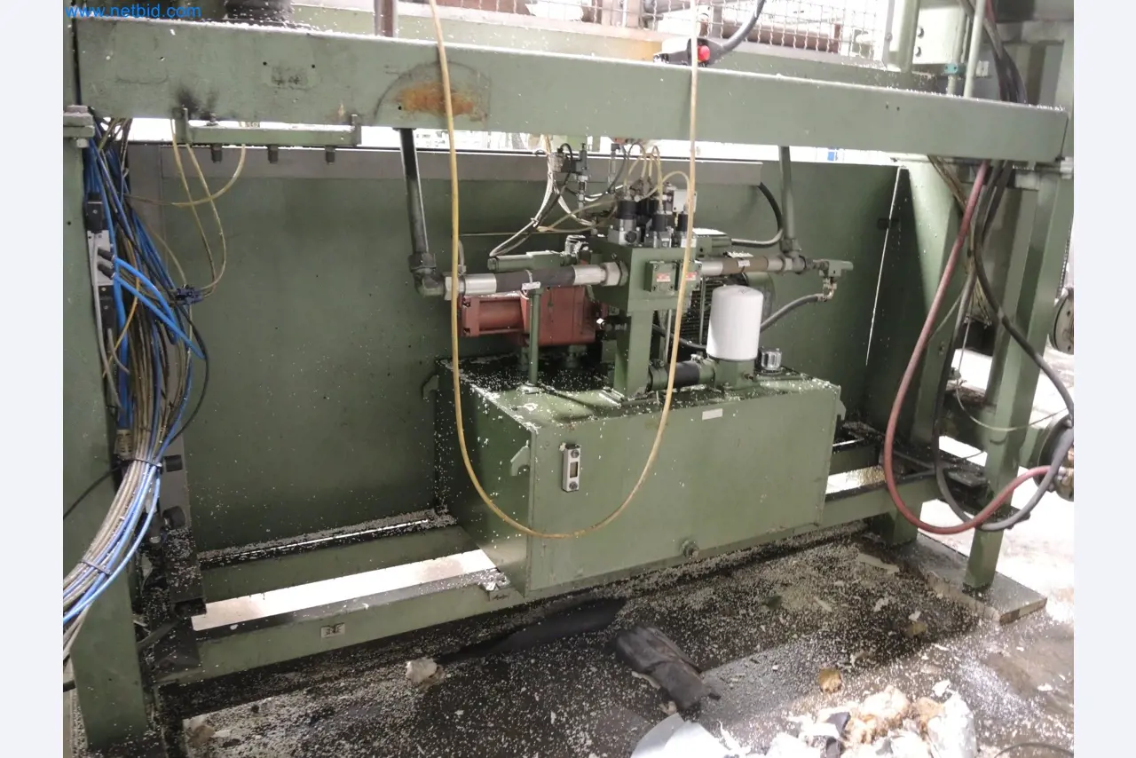 Machines for the production of insulation materials, EPS foam parts / particle foam components-7