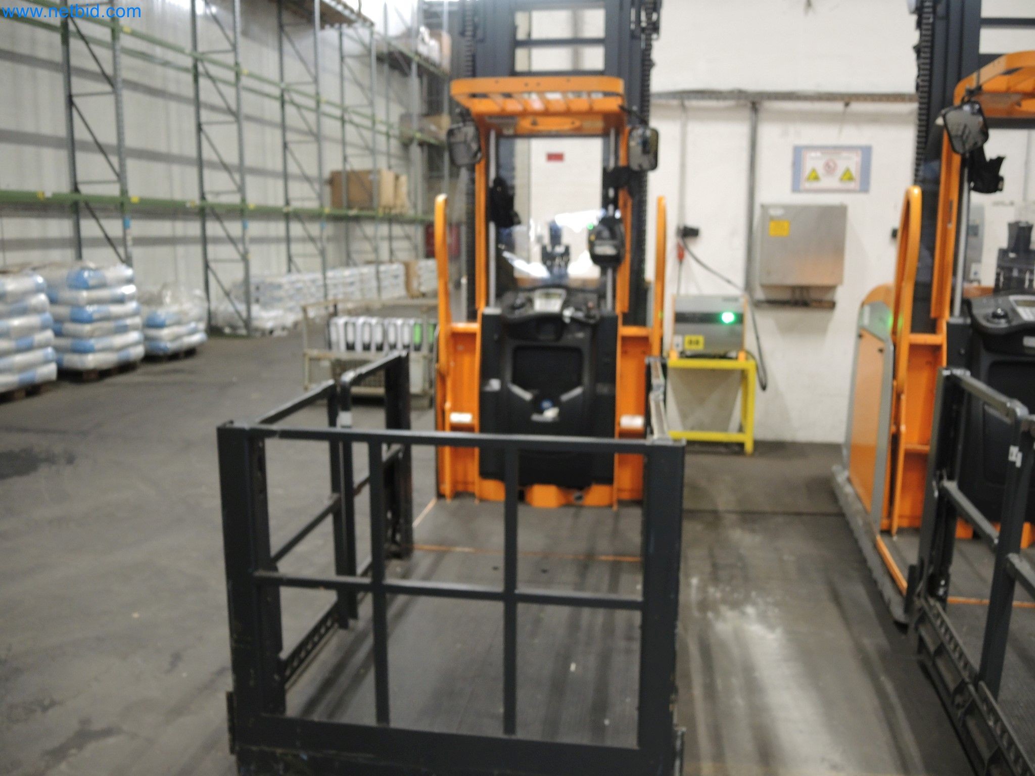 Machines for the production of insulation materials, EPS foam parts / particle foam components-2