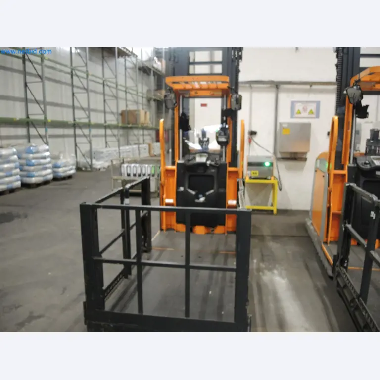 Machines for the production of insulation materials, EPS foam parts / particle foam components-2