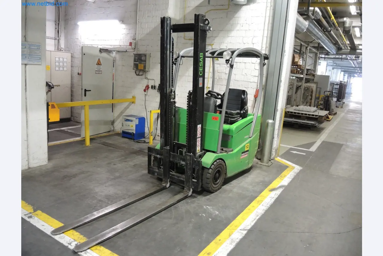 Maszyny do produkcji materiałów izolacyjnych, elementów z pianki EPS / elementów z pianki wiórowej-1