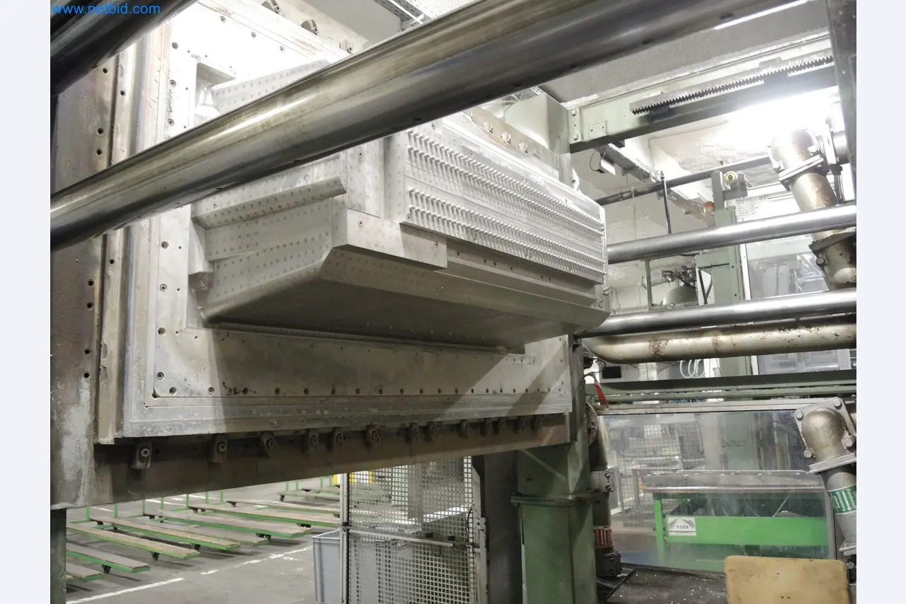 Machines for the production of insulation materials, EPS foam parts / particle foam components-13