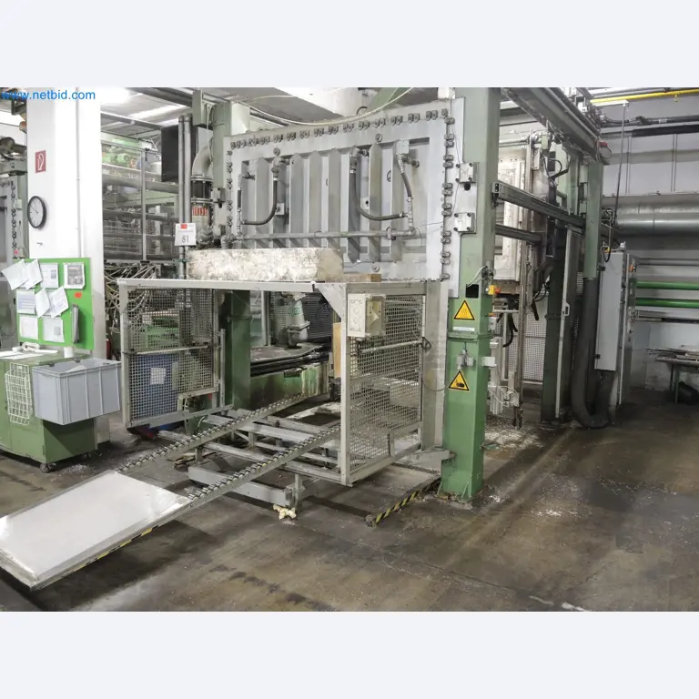 Machines for the production of insulation materials, EPS foam parts / particle foam components-1
