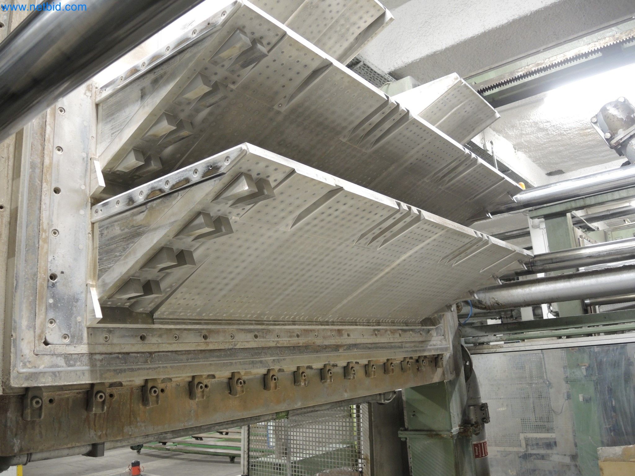 Machines for the production of insulation materials, EPS foam parts / particle foam components-2