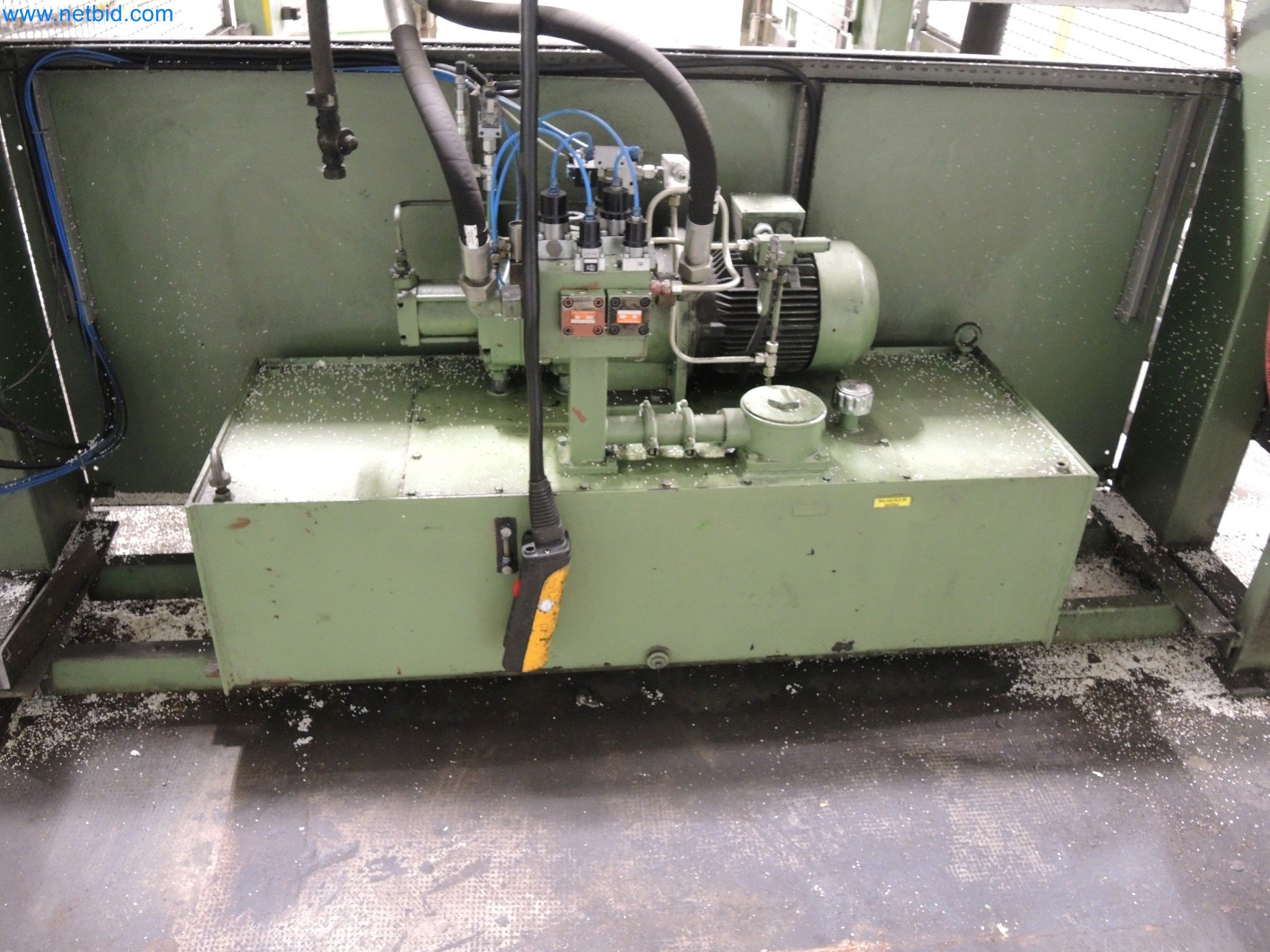 Machines for the production of insulation materials, EPS foam parts / particle foam components-2