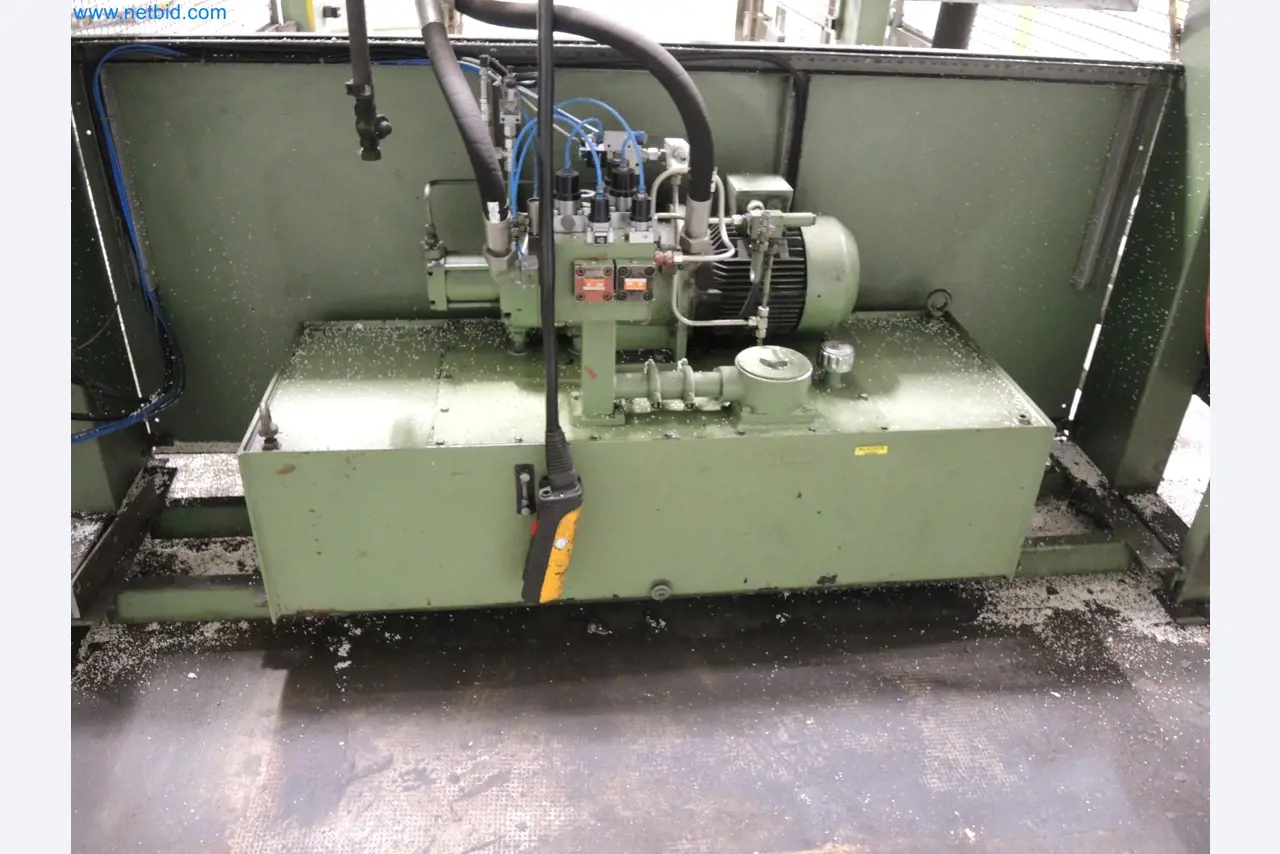 Machines for the production of insulation materials, EPS foam parts / particle foam components-2