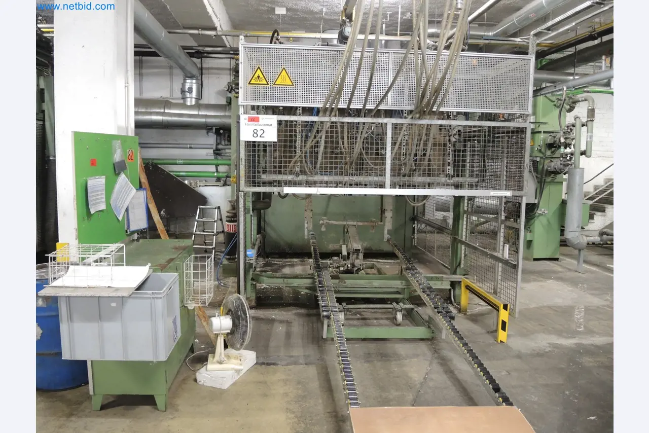 Machines for the production of insulation materials, EPS foam parts / particle foam components-1