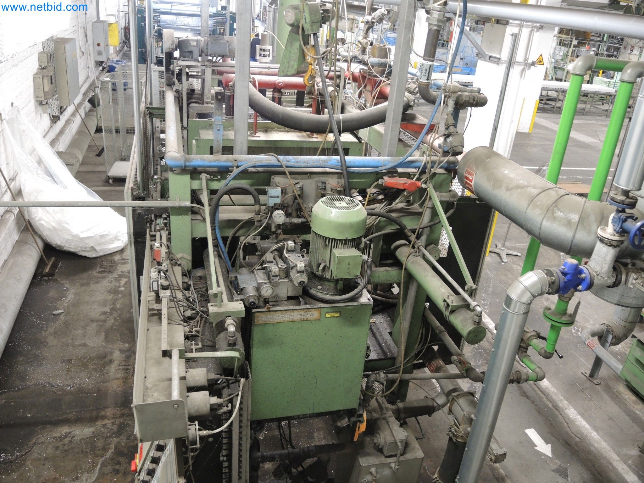 Machines for the production of insulation materials, EPS foam parts / particle foam components-2