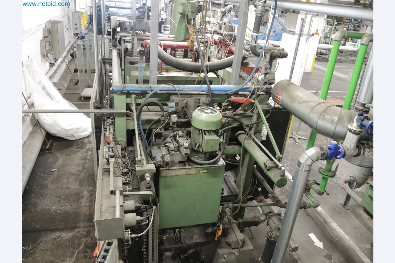 Machines for the production of insulation materials, EPS foam parts / particle foam components-2