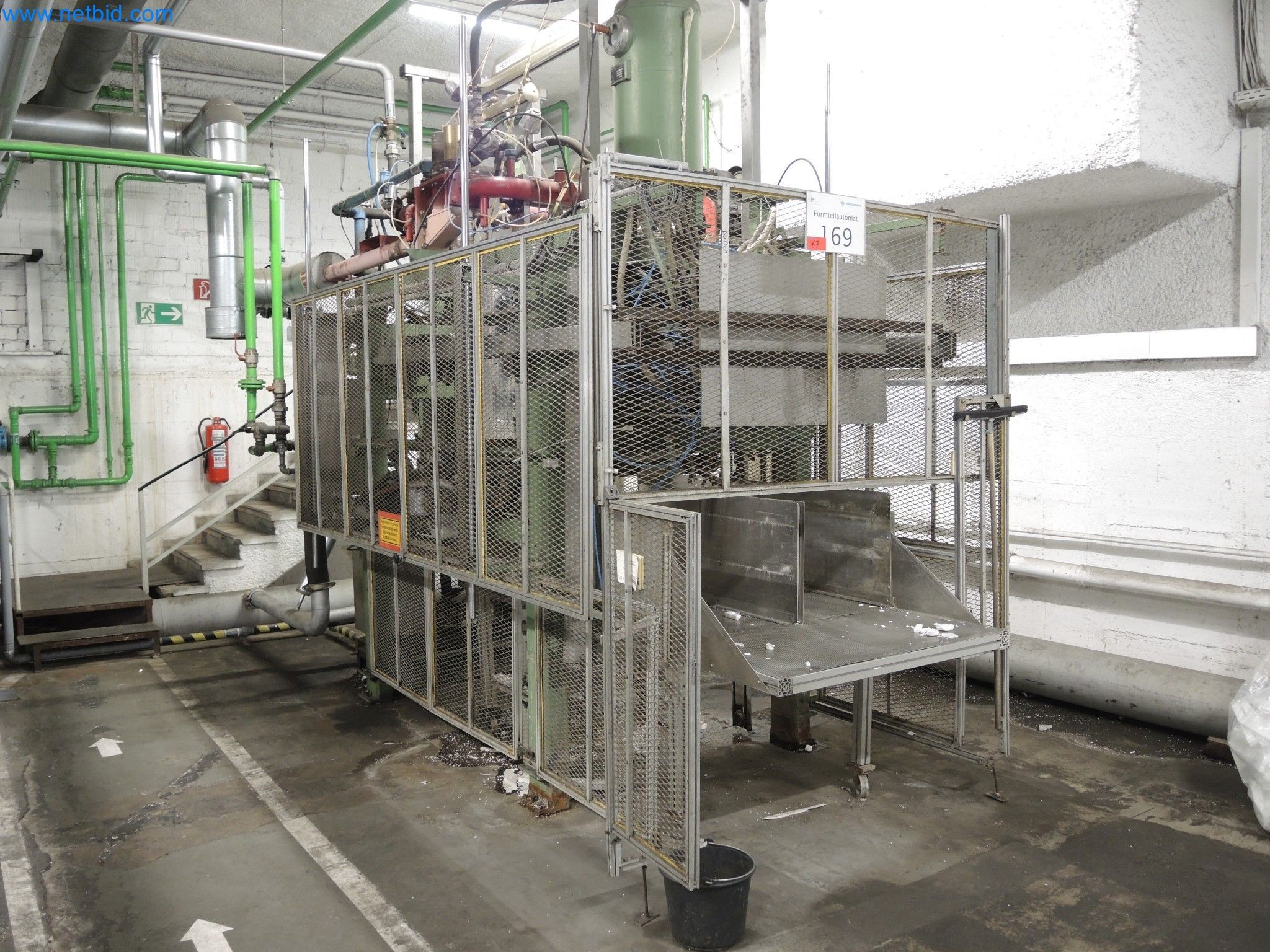 Machines for the production of insulation materials, EPS foam parts / particle foam components-1