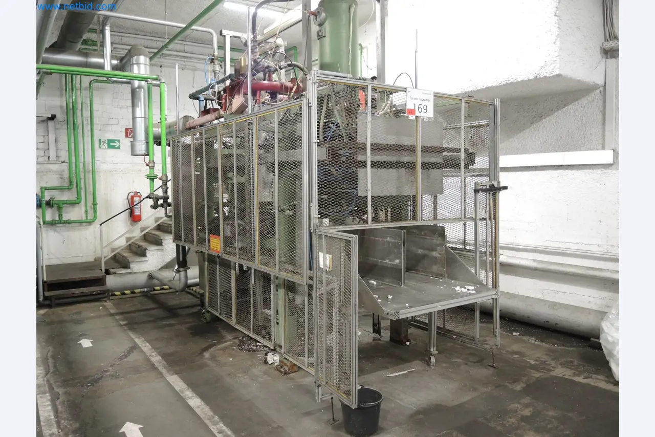 Machines for the production of insulation materials, EPS foam parts / particle foam components-1