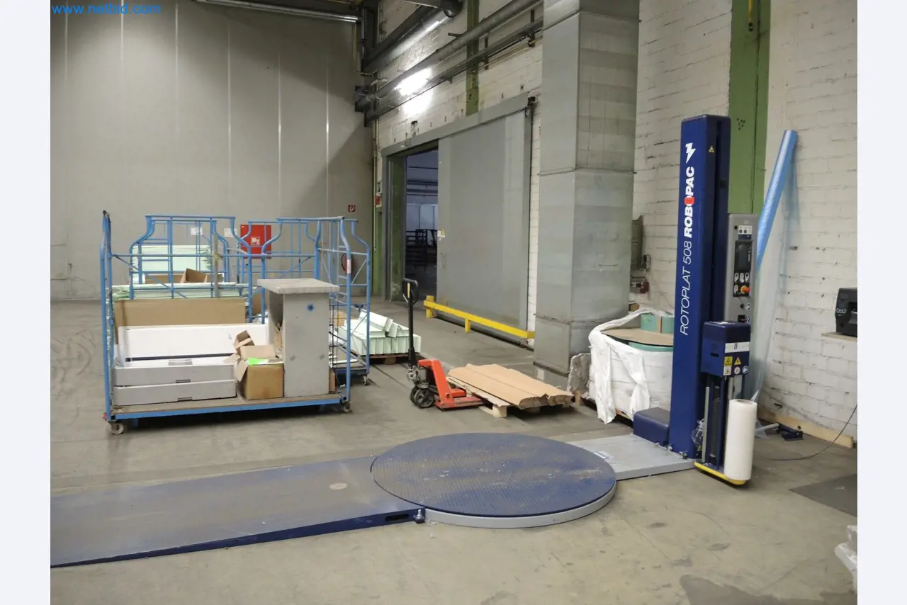 Machines for the production of insulation materials, EPS foam parts / particle foam components-1