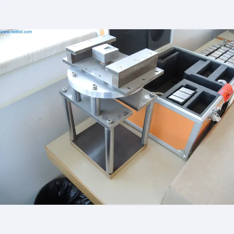 Machines for the production of insulation materials, EPS foam parts / particle foam components-3