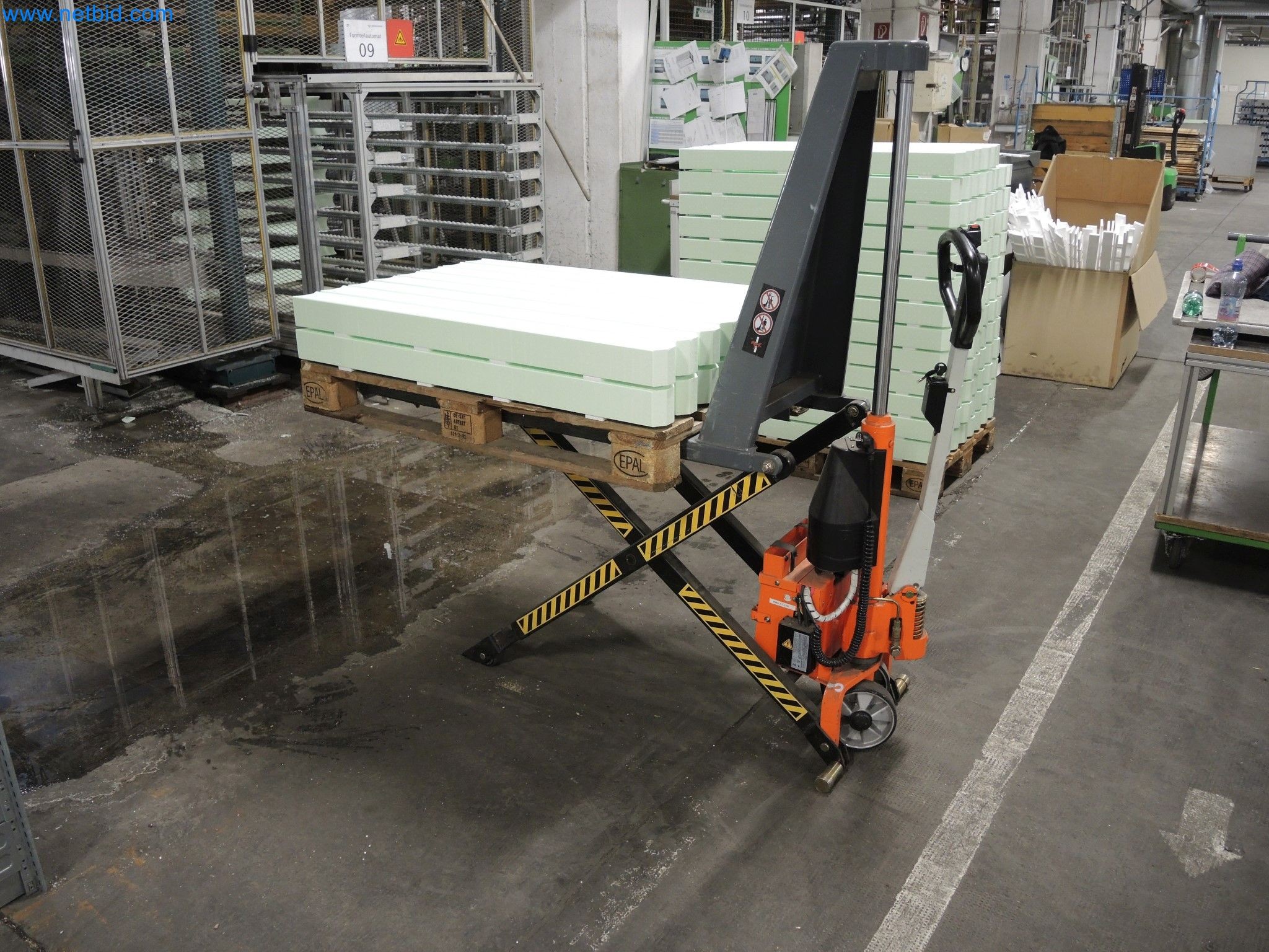 Machines for the production of insulation materials, EPS foam parts / particle foam components-1