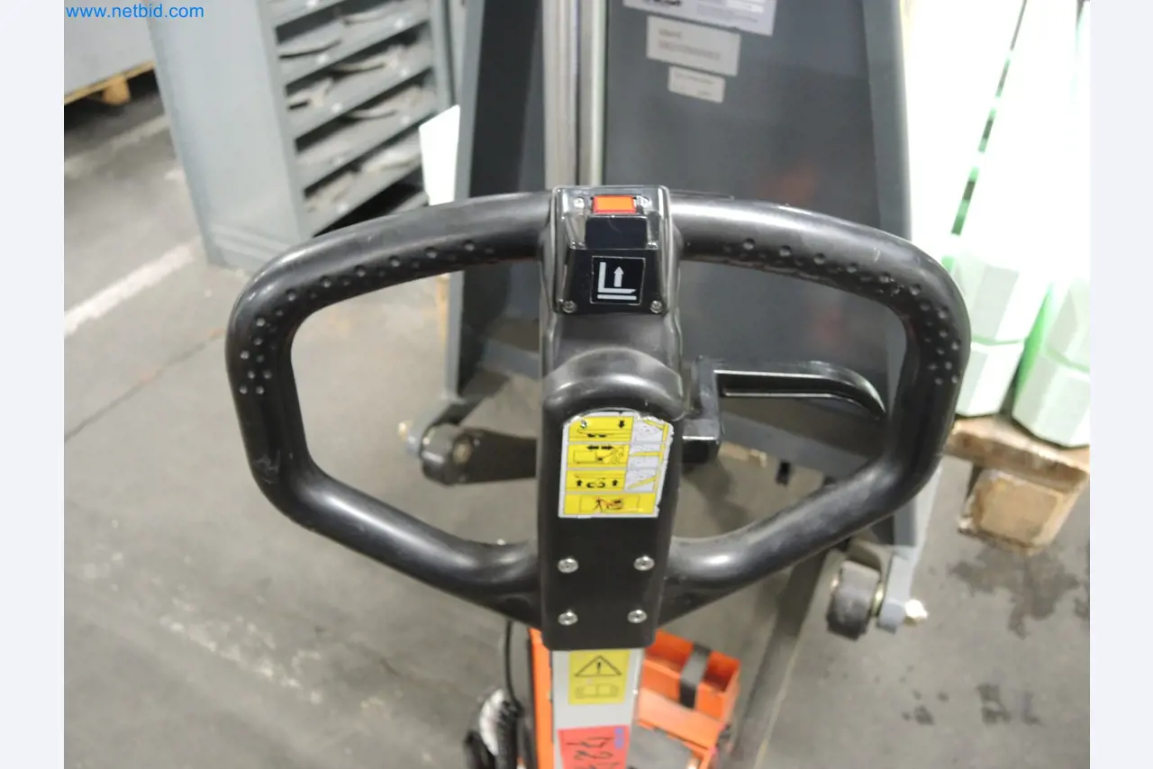 Machines for the production of insulation materials, EPS foam parts / particle foam components-2