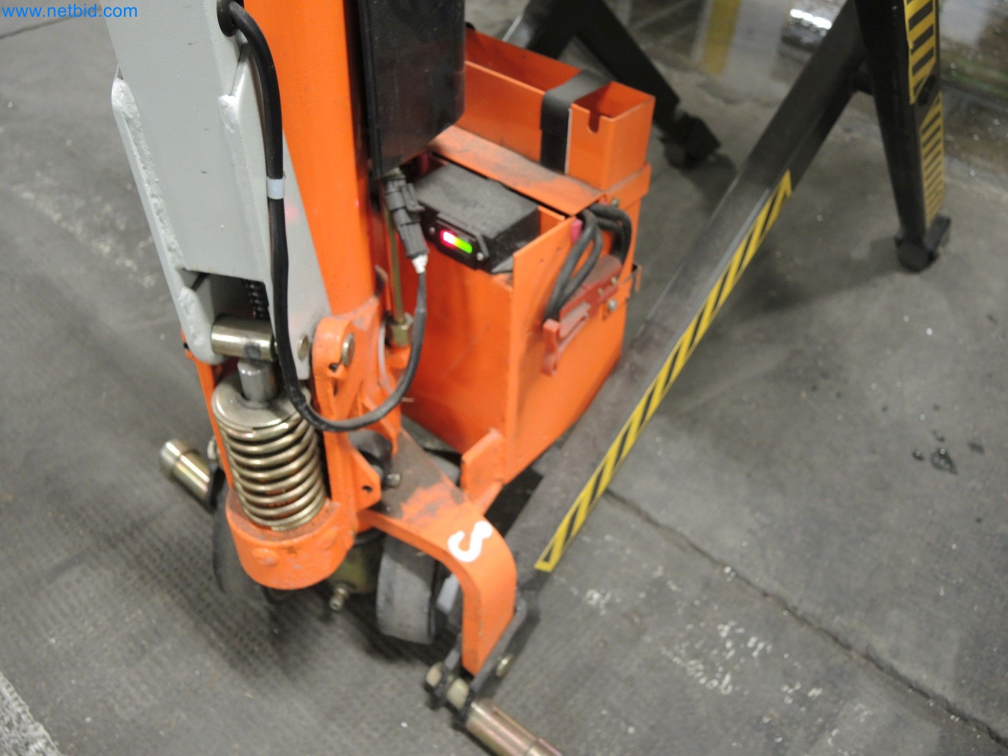 Machines for the production of insulation materials, EPS foam parts / particle foam components-3