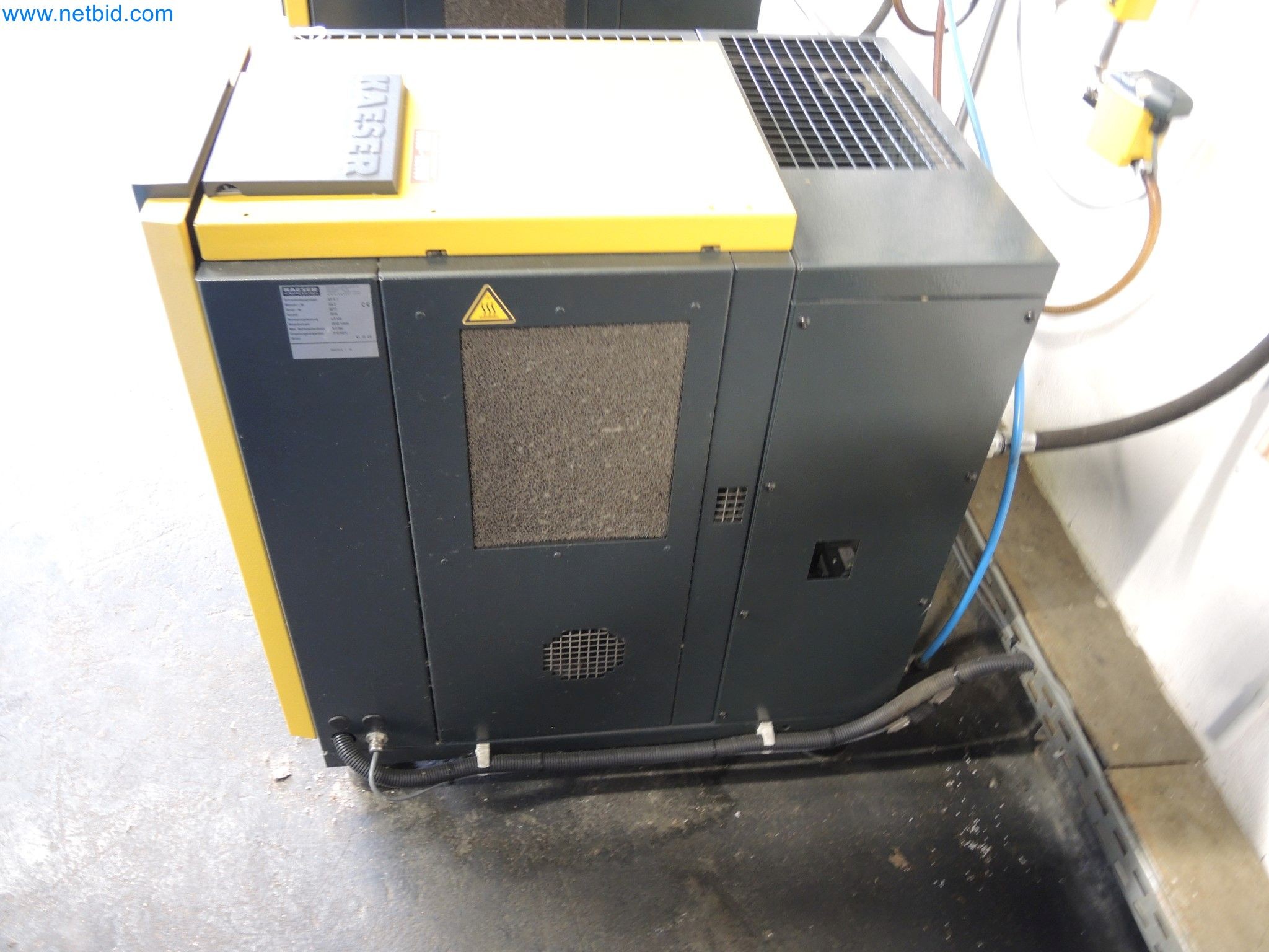 Machines for the production of insulation materials, EPS foam parts / particle foam components-2