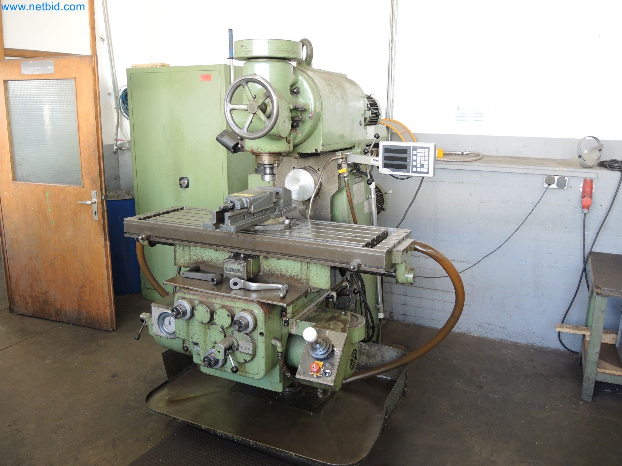 Maszyny do produkcji materiałów izolacyjnych, elementów z pianki EPS / elementów z pianki wiórowej-1