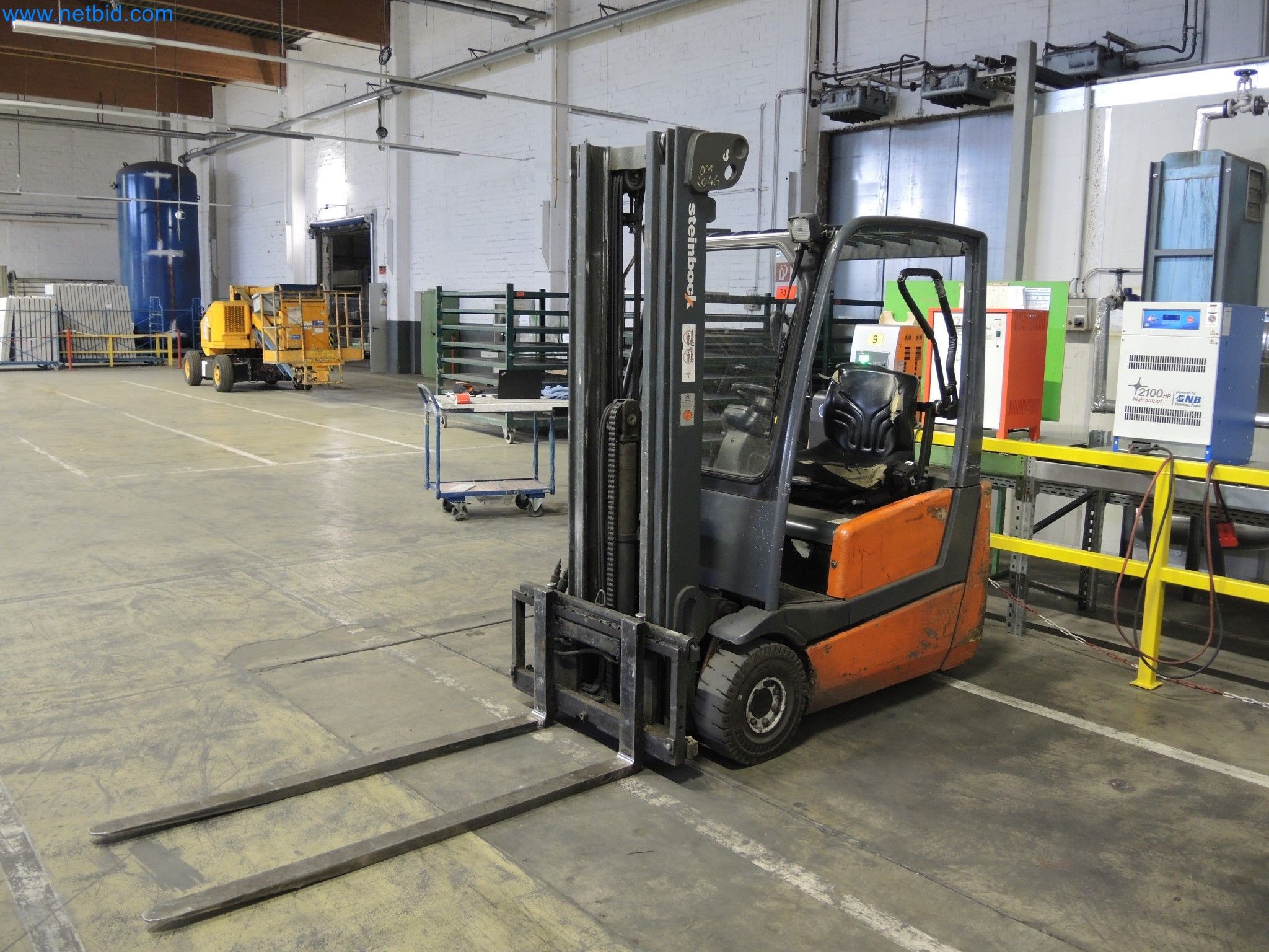 Machines for the production of insulation materials, EPS foam parts / particle foam components-1