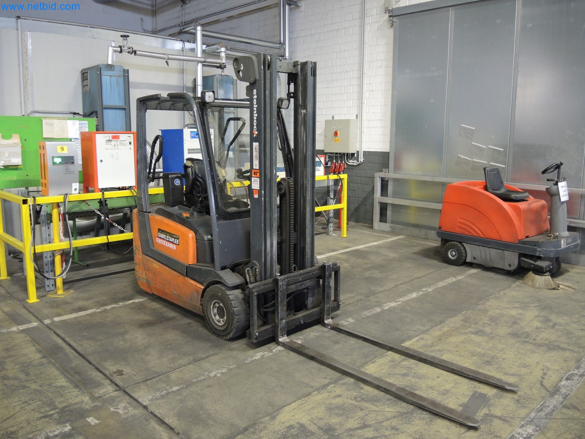 Machines for the production of insulation materials, EPS foam parts / particle foam components-4