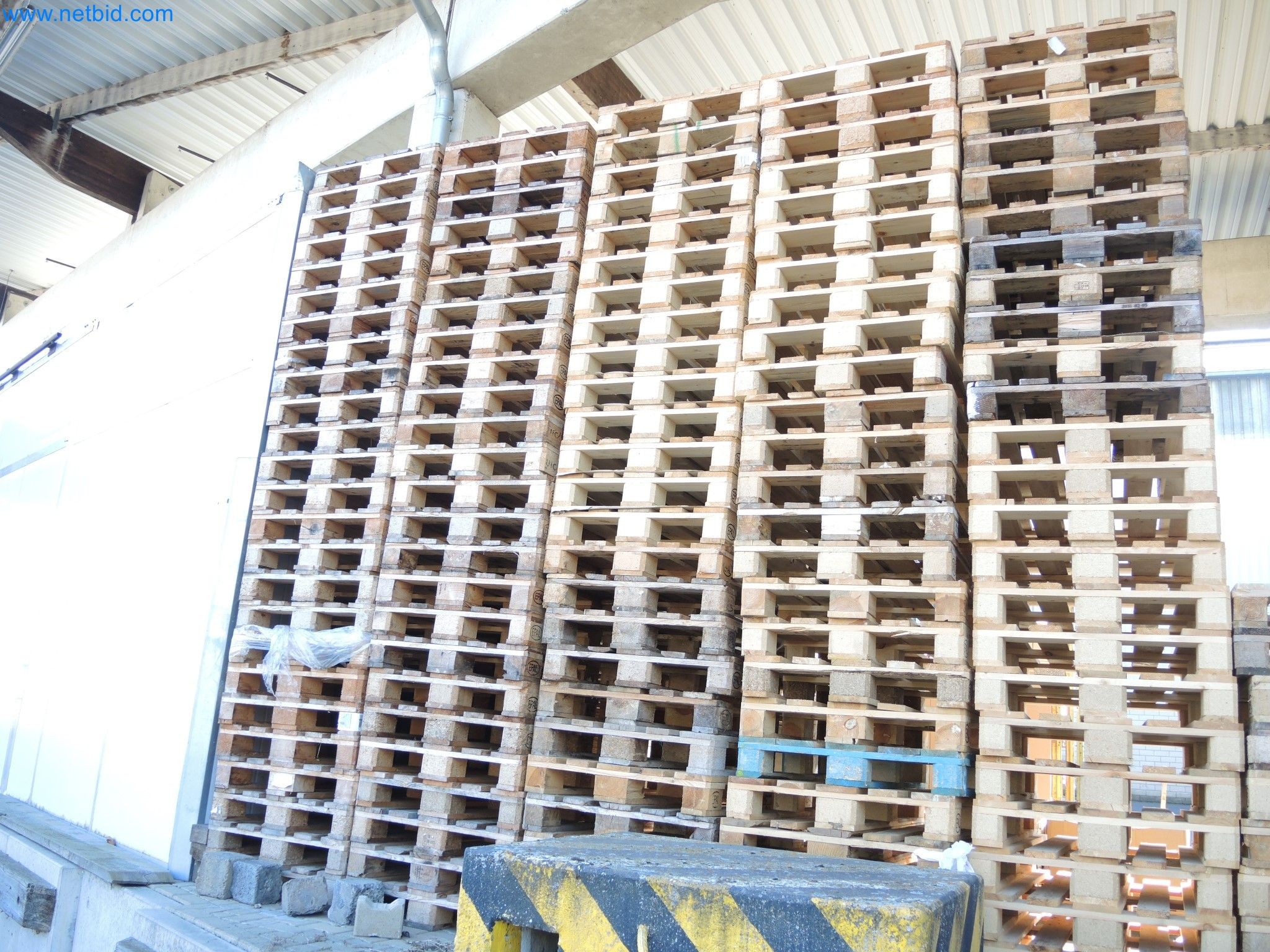 Machines for the production of insulation materials, EPS foam parts / particle foam components-1