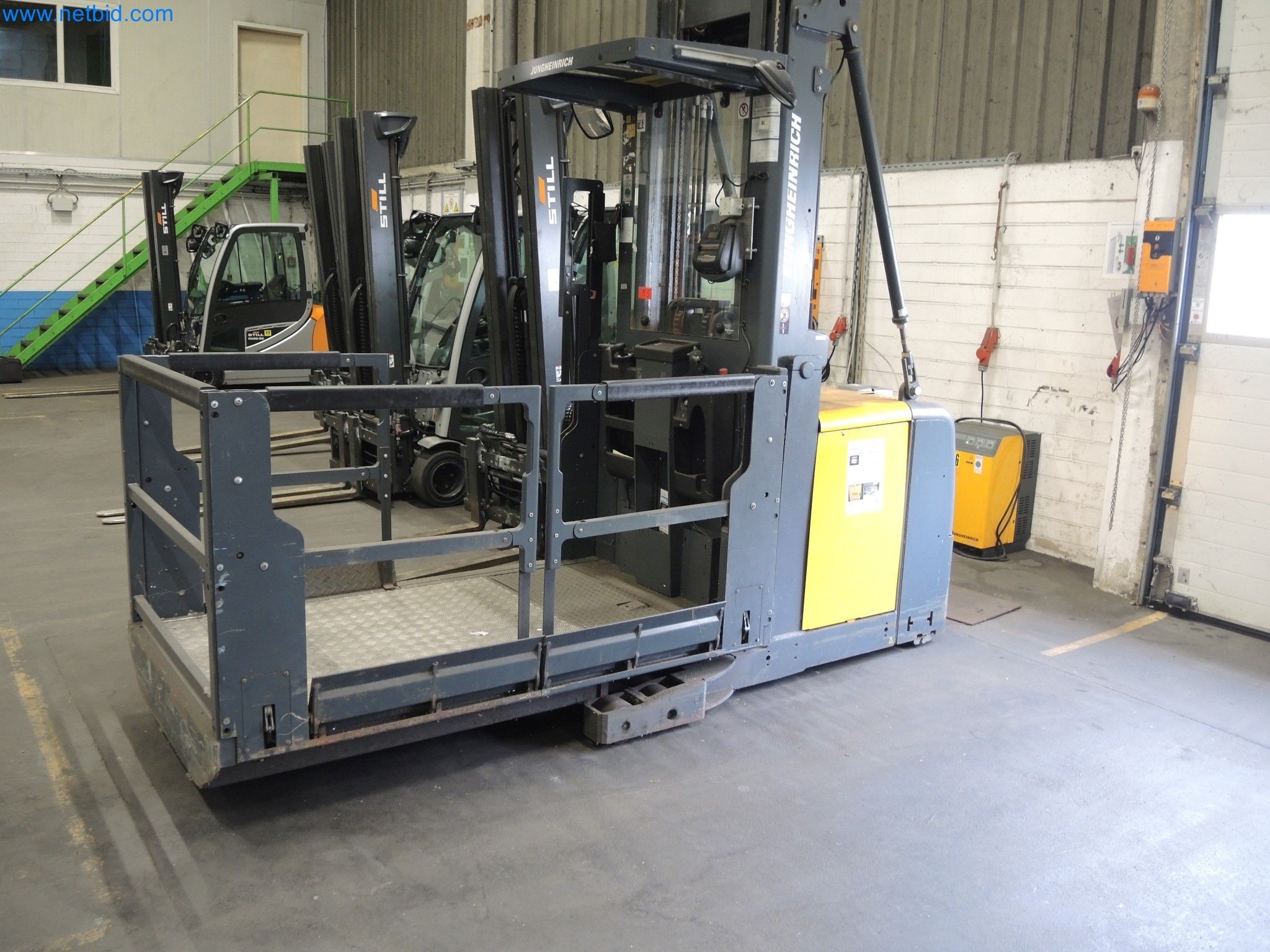 Machines for the production of insulation materials, EPS foam parts / particle foam components-1