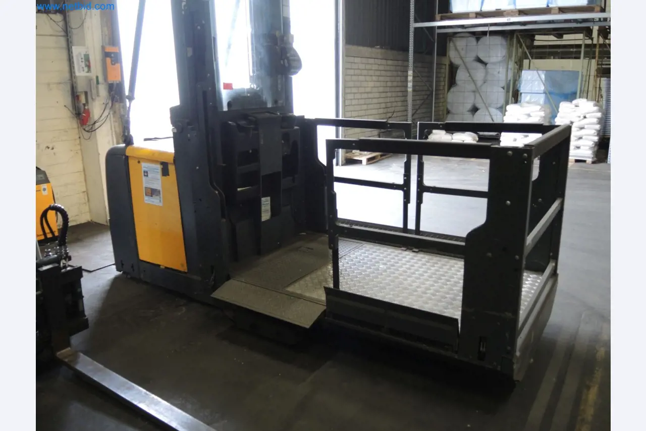 Machines for the production of insulation materials, EPS foam parts / particle foam components-3