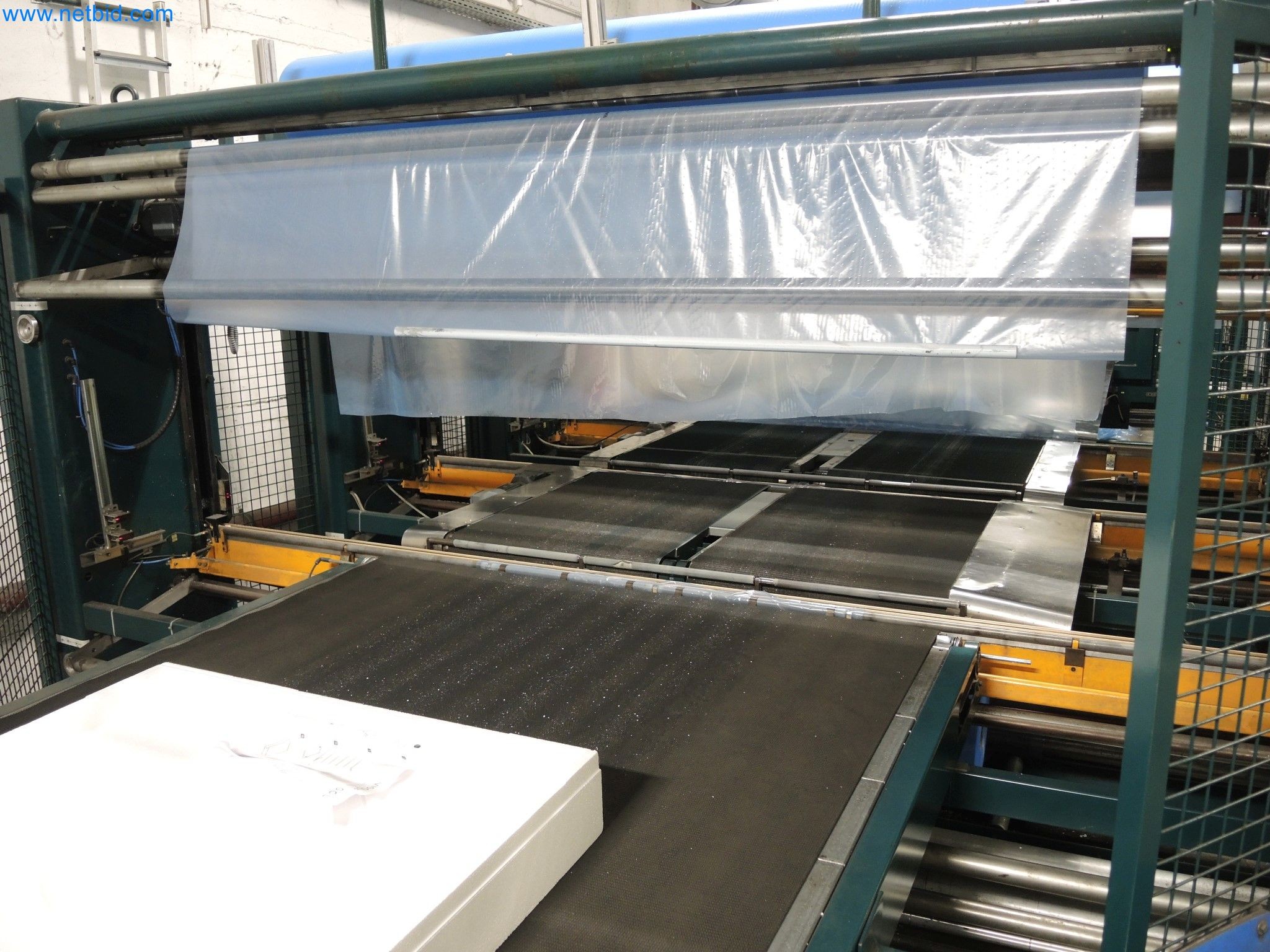 Machines for the production of insulation materials, EPS foam parts / particle foam components-2