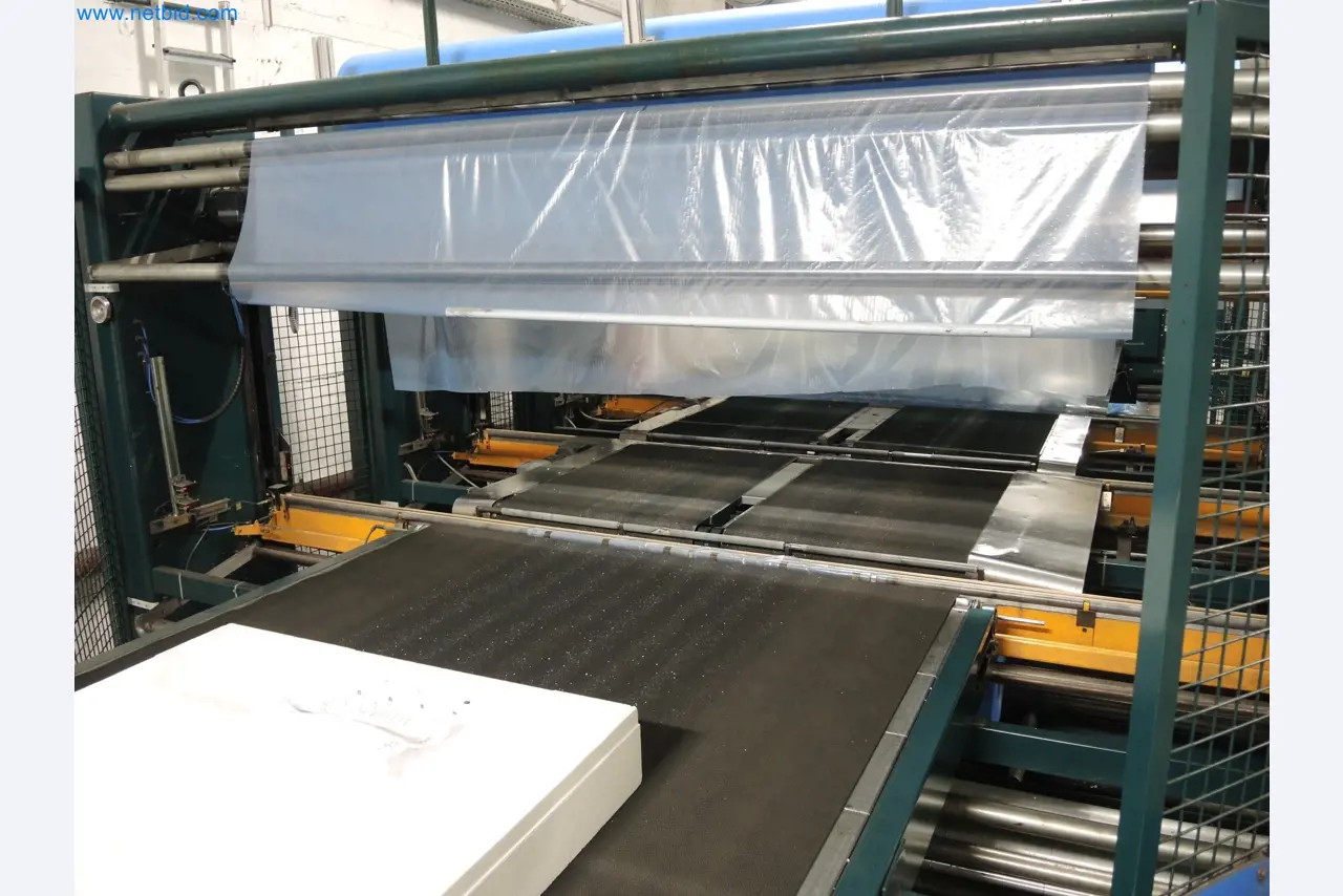 Machines for the production of insulation materials, EPS foam parts / particle foam components-2