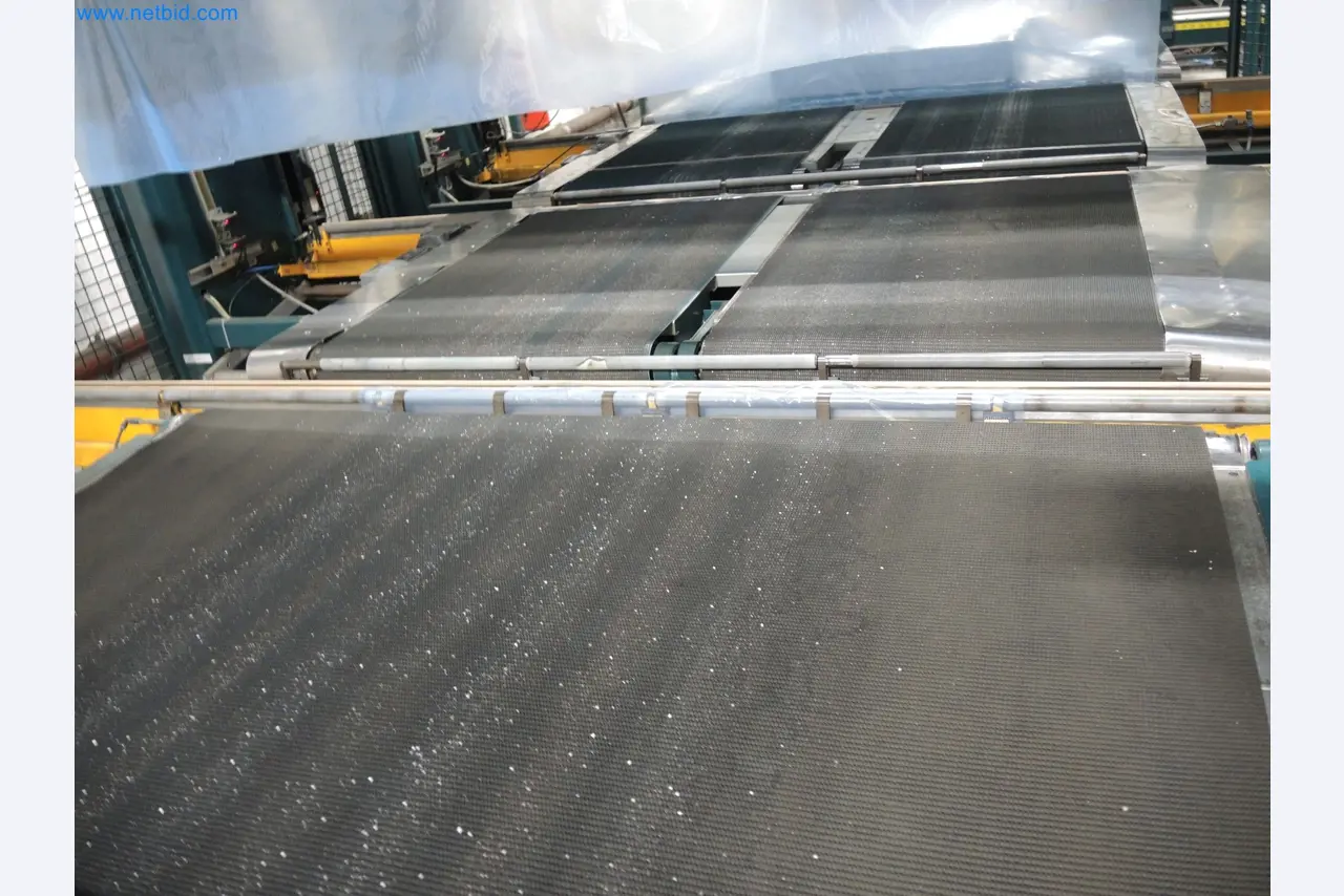 Machines for the production of insulation materials, EPS foam parts / particle foam components-6