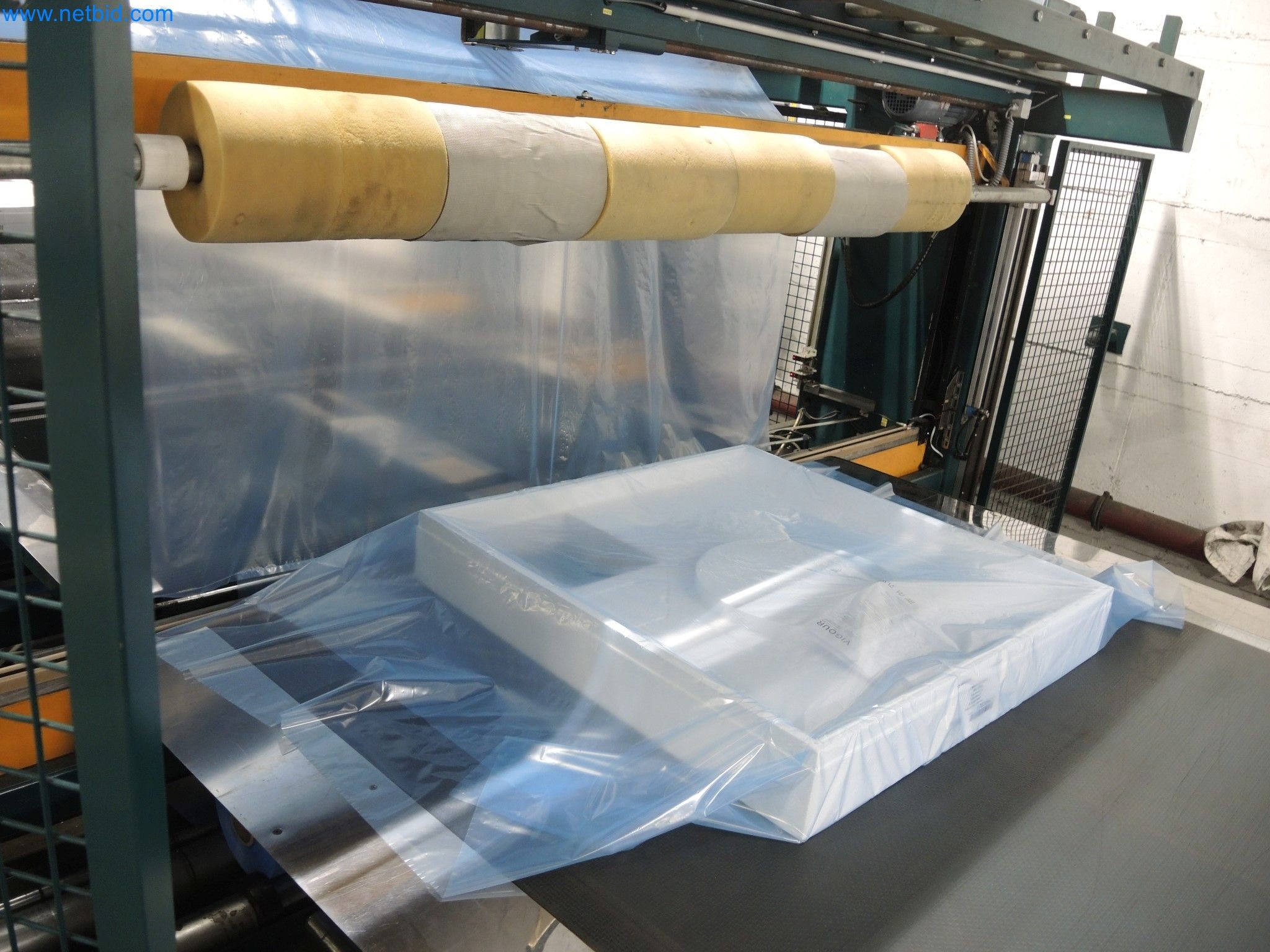 Machines for the production of insulation materials, EPS foam parts / particle foam components-7