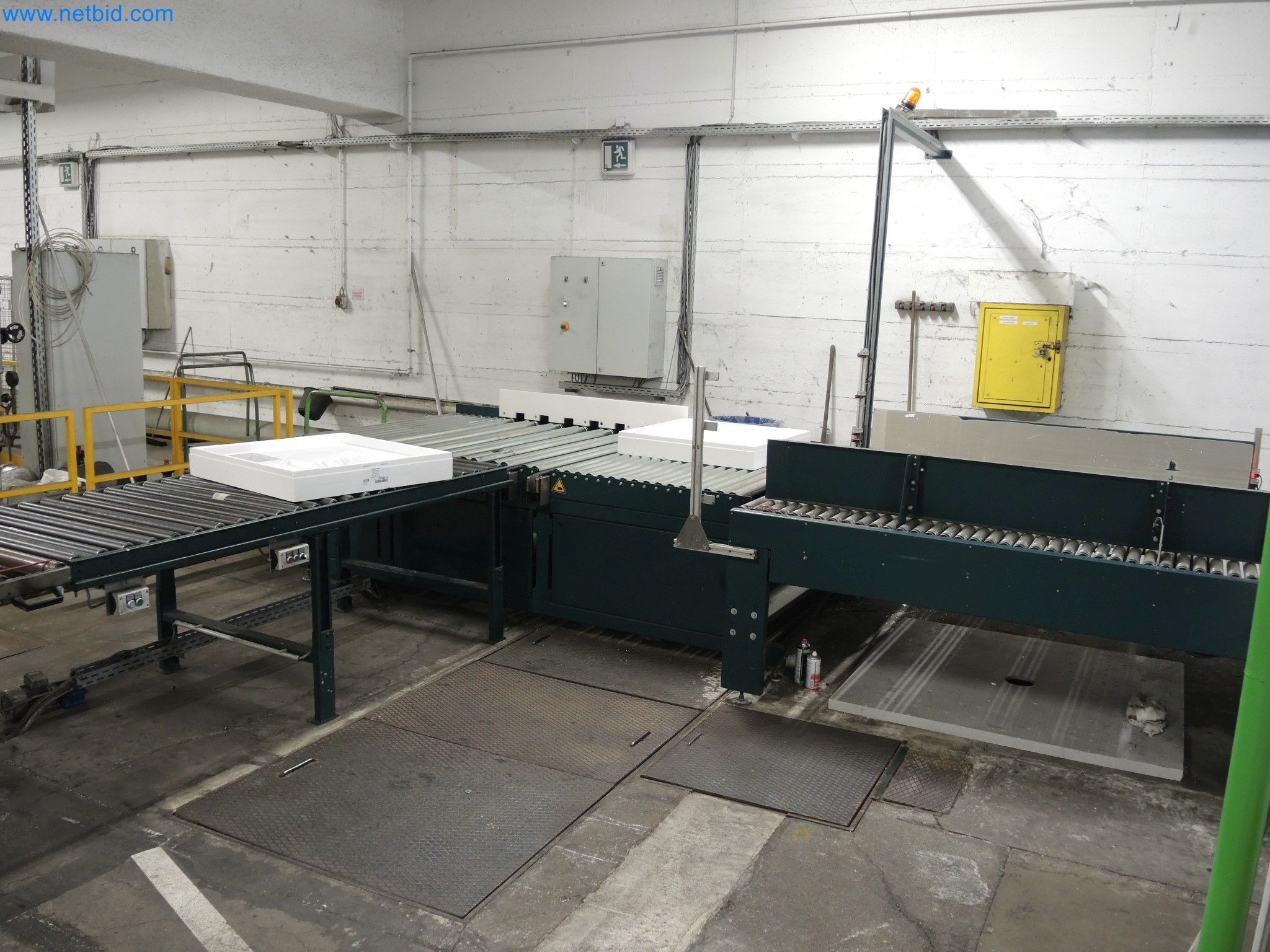 Machines for the production of insulation materials, EPS foam parts / particle foam components-9