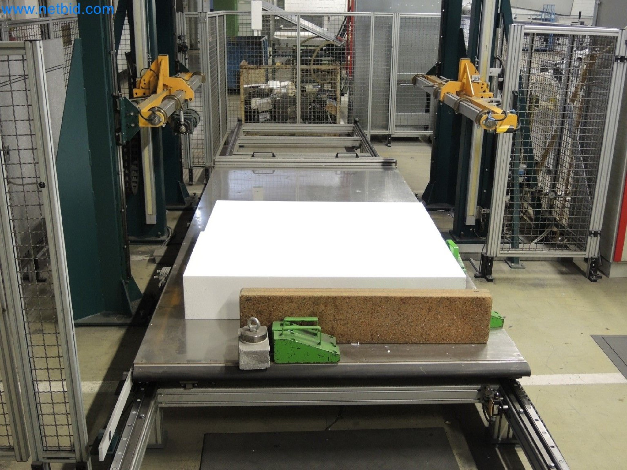 Machines for the production of insulation materials, EPS foam parts / particle foam components-2