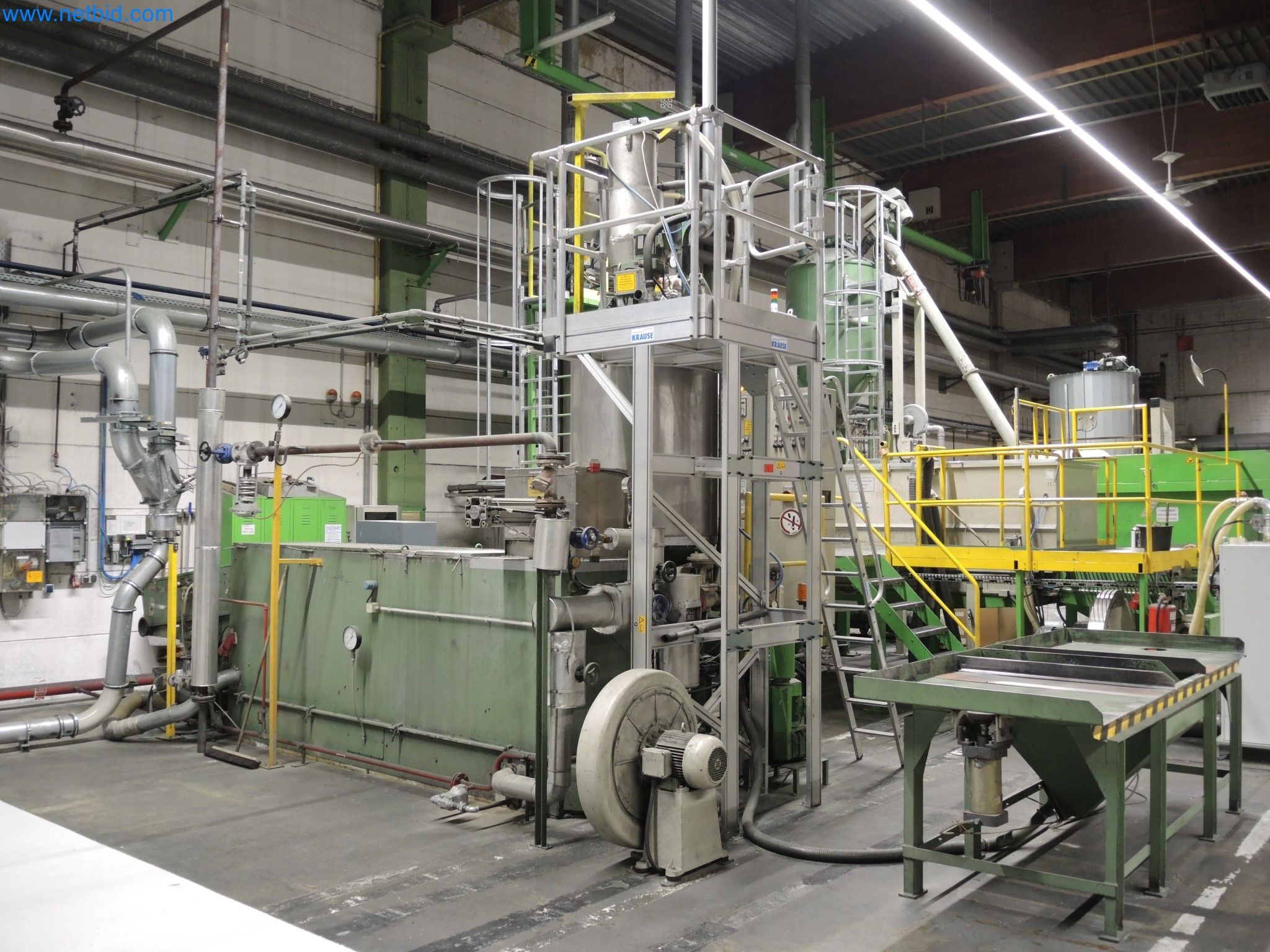 Machines for the production of insulation materials, EPS foam parts / particle foam components-2